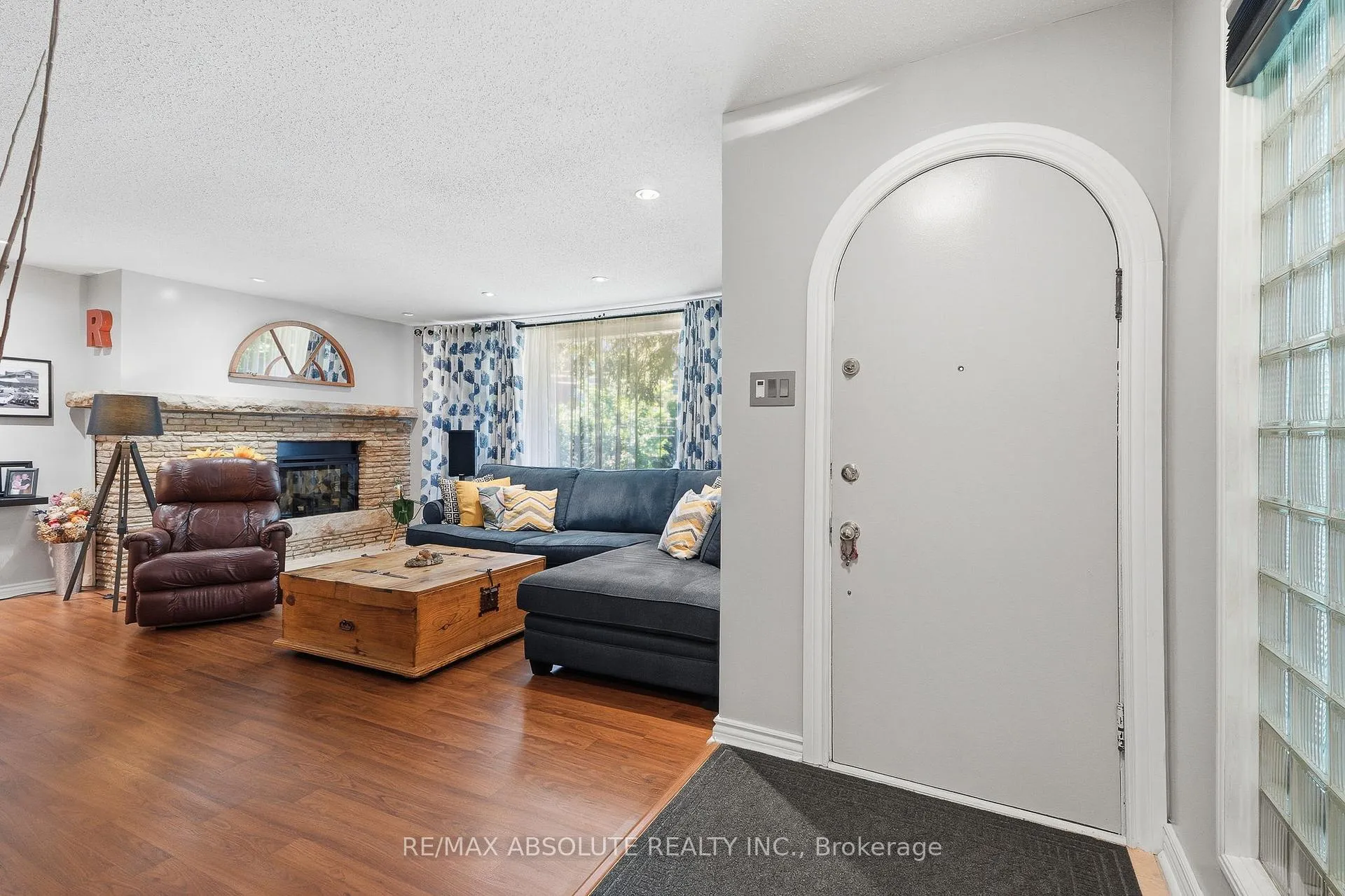 Photo 6 of 829 Montreal Road, Ottawa, CFB Rockcliffe and Area — HOMEH