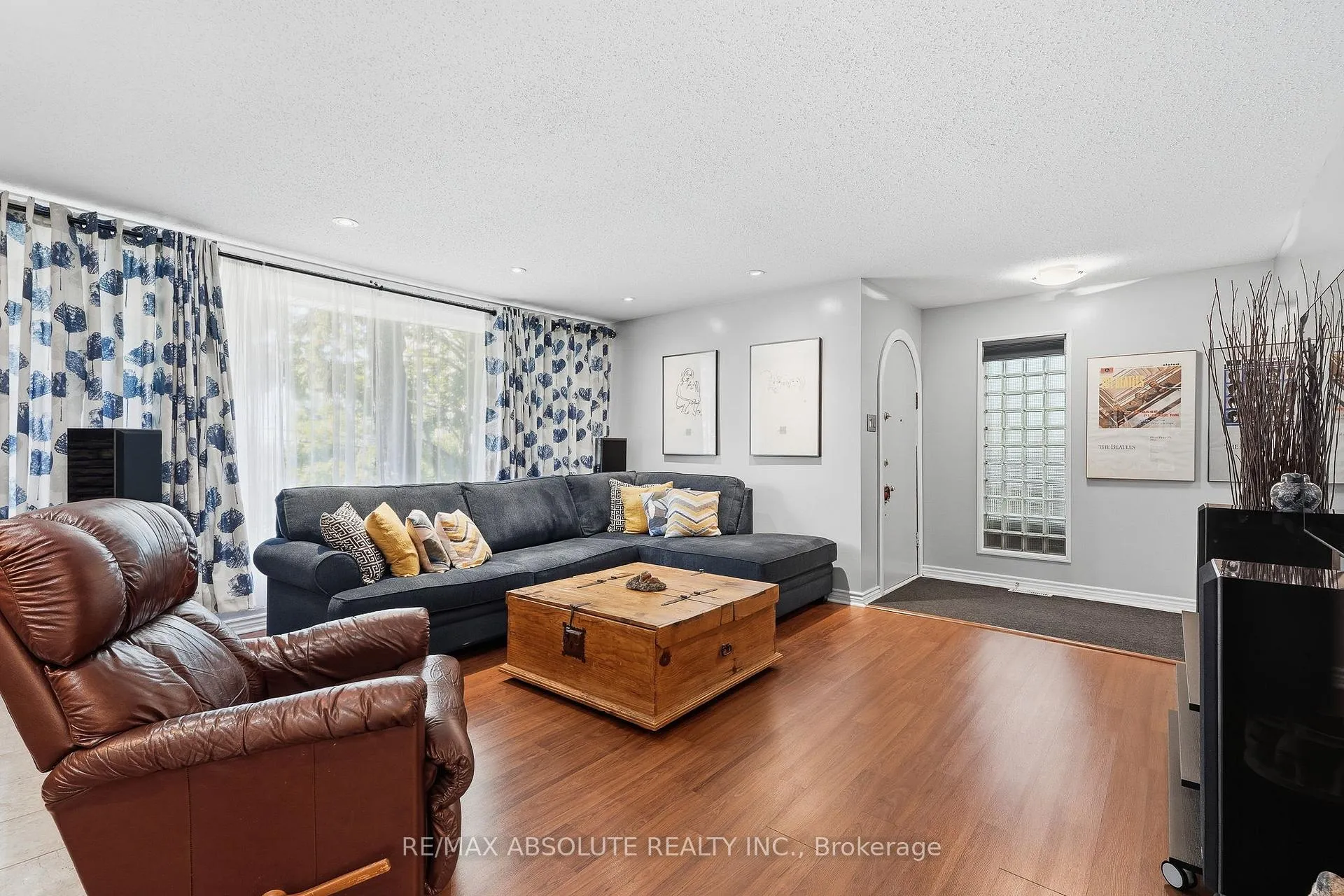 Photo 7 of 829 Montreal Road, Ottawa, CFB Rockcliffe and Area — HOMEH