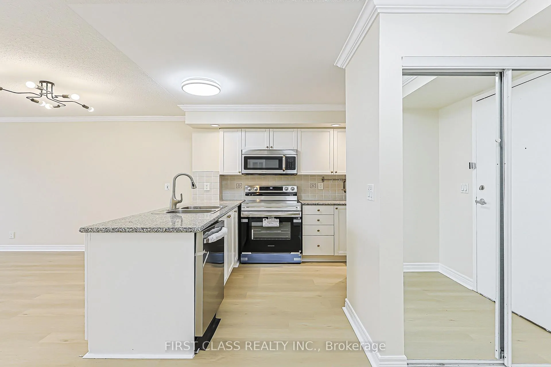 Photo 8 of Unit 1206, 33 Cox Boulevard, Markham, Unionville — HOMEH