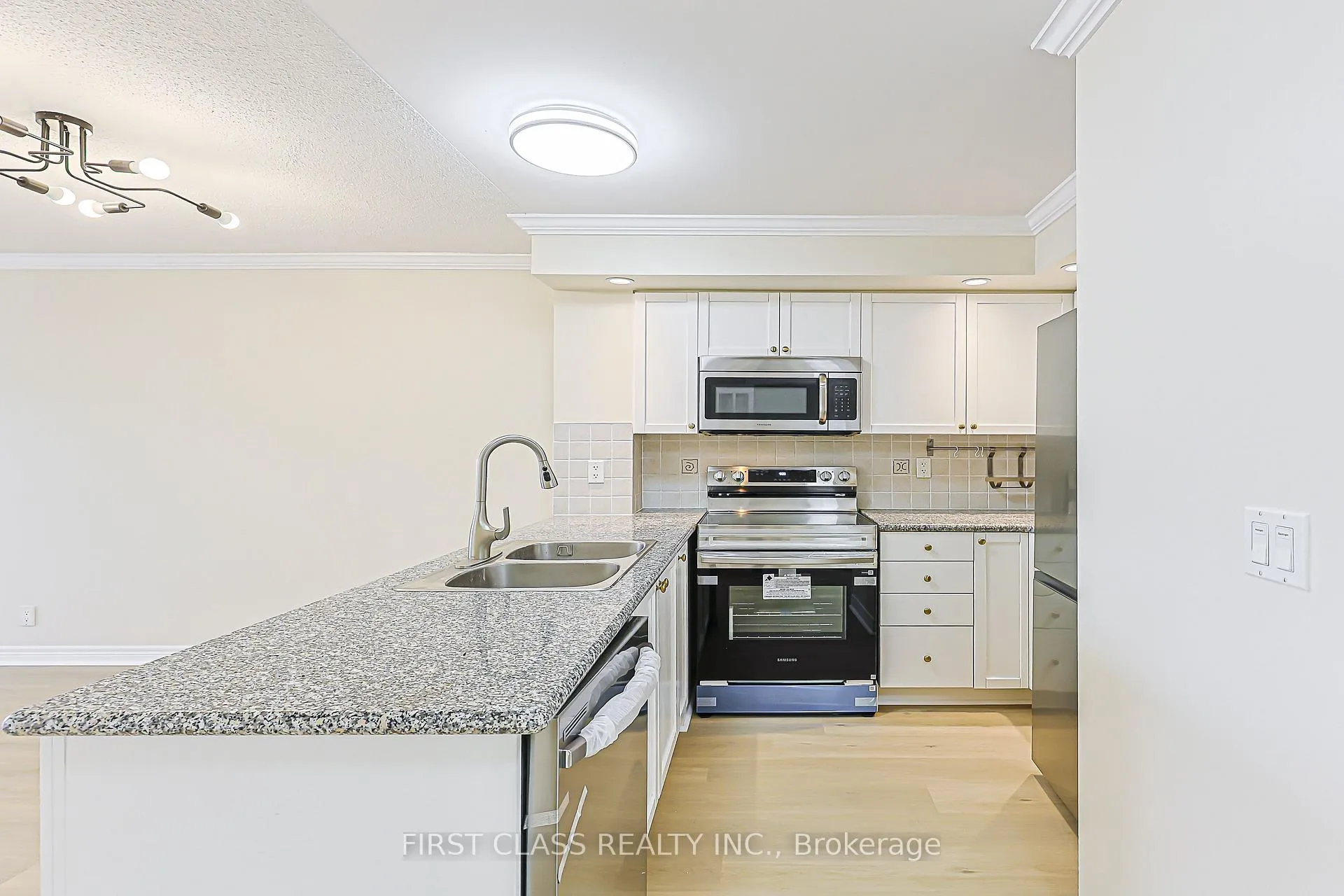 Photo 9 of Unit 1206, 33 Cox Boulevard, Markham, Unionville — HOMEH