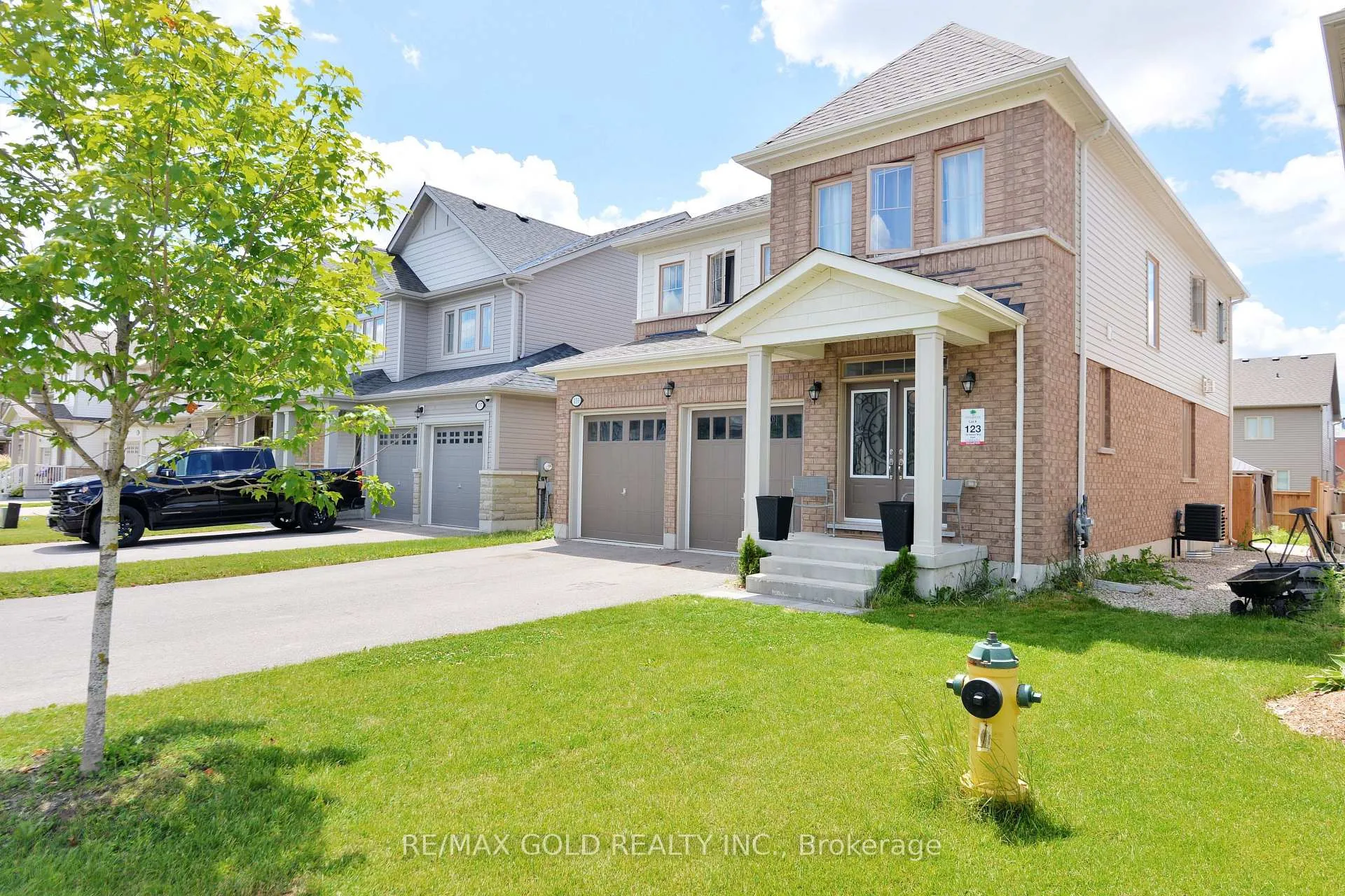 Photo 3 of 133 Harpin Way E, Centre Wellington, Fergus — HOMEH
