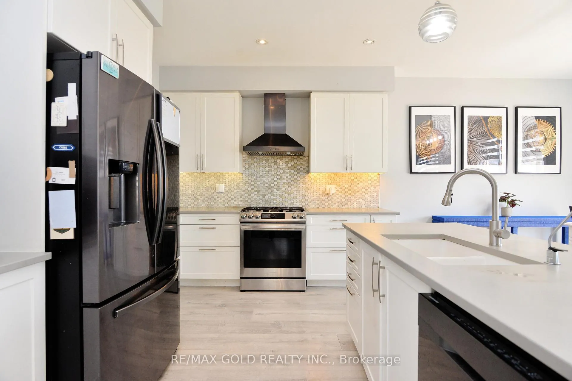Photo 11 of 133 Harpin Way E, Centre Wellington, Fergus — HOMEH