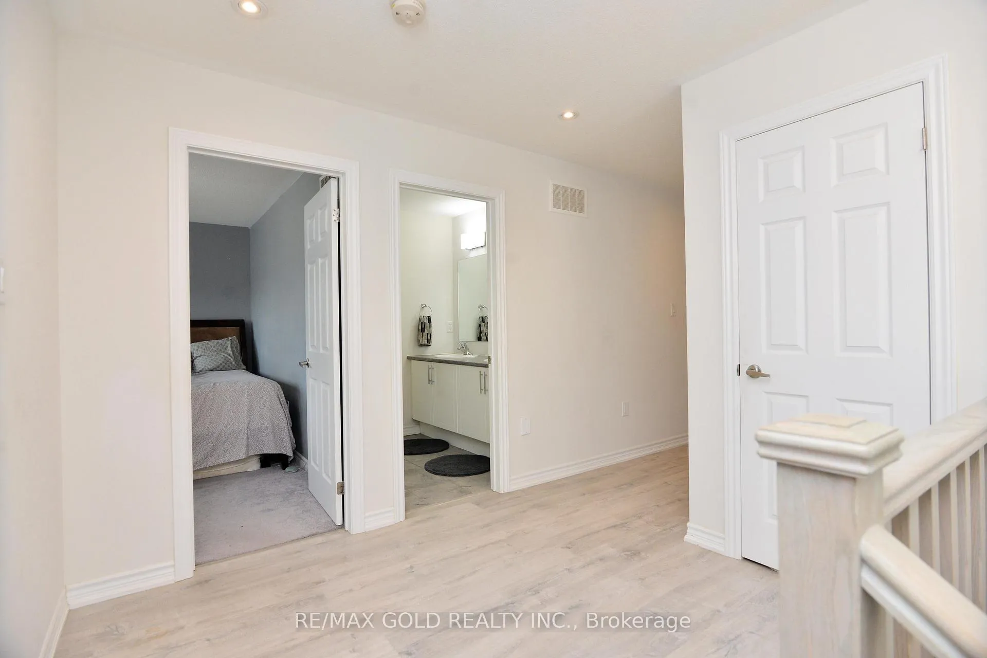 Photo 22 of 133 Harpin Way E, Centre Wellington, Fergus — HOMEH