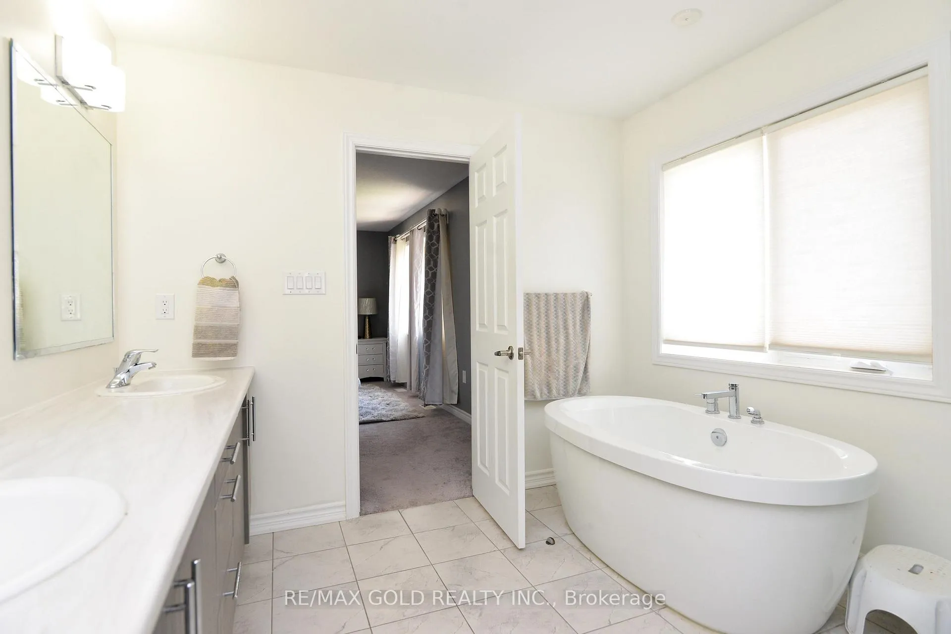 Photo 30 of 133 Harpin Way E, Centre Wellington, Fergus — HOMEH