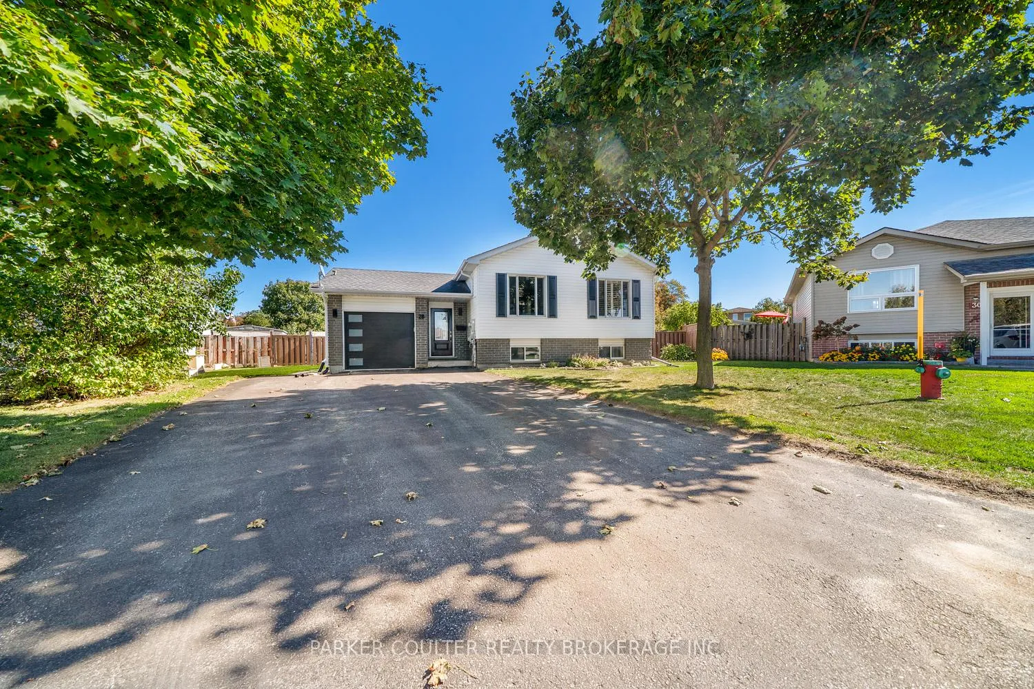 Photo 3 of 28 Keith Street, Orillia — HOMEH