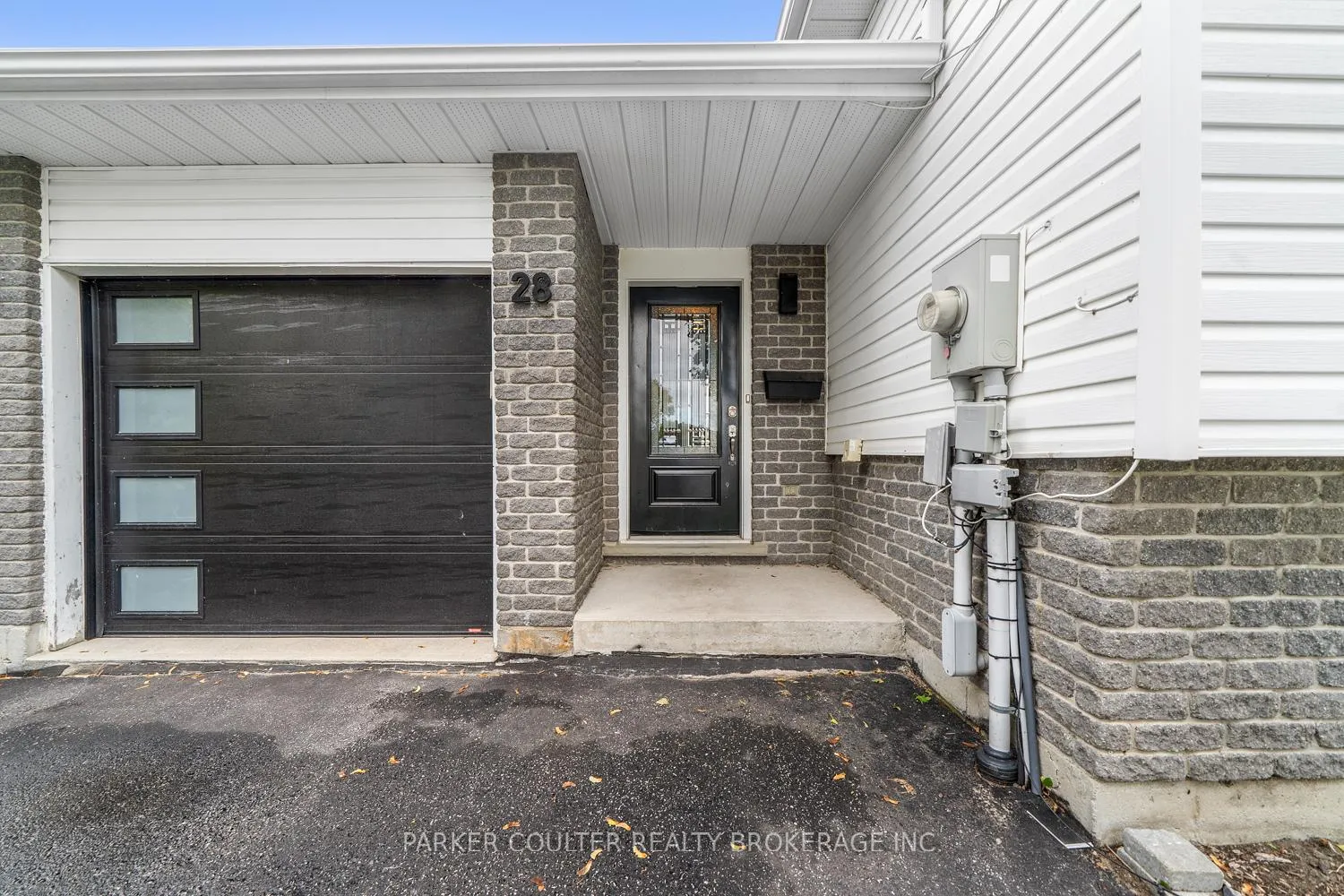 Photo 4 of 28 Keith Street, Orillia — HOMEH