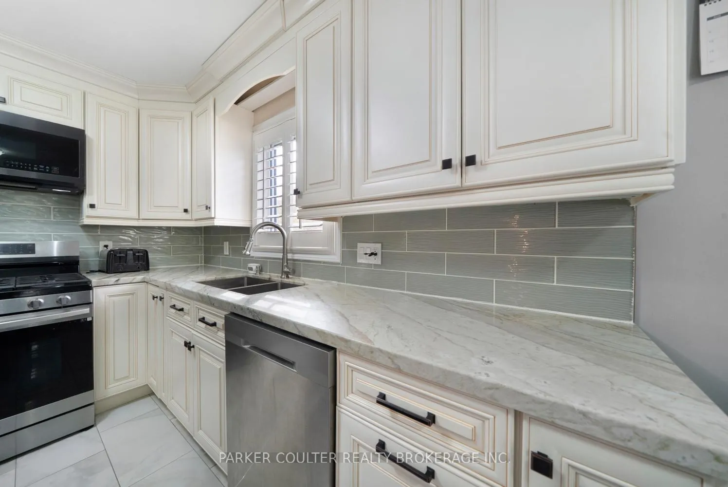 Photo 13 of 28 Keith Street, Orillia — HOMEH