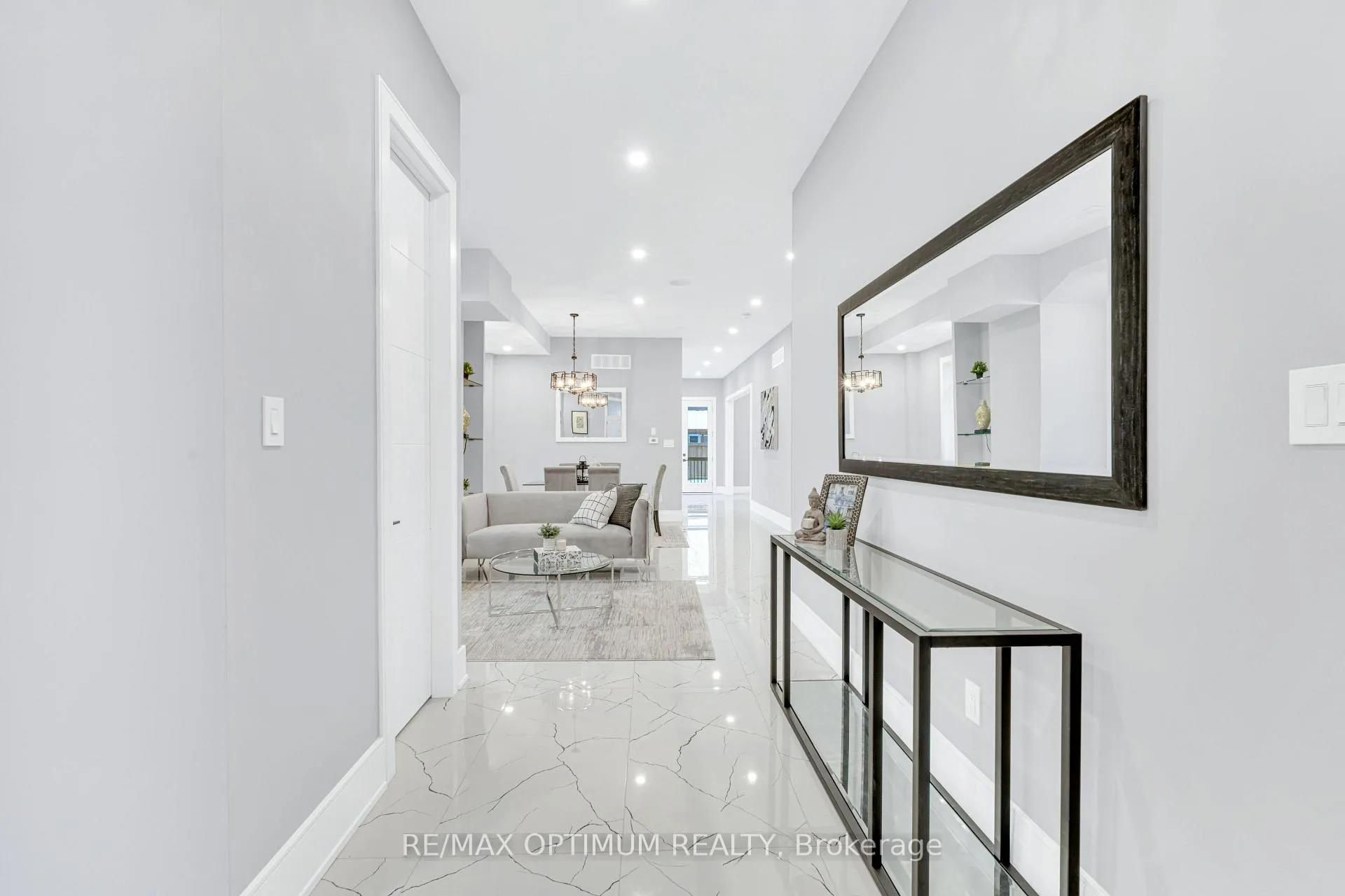 Photo 3 of 30 Mclaughlin Road N, Brampton, Northwood Park — HOMEH