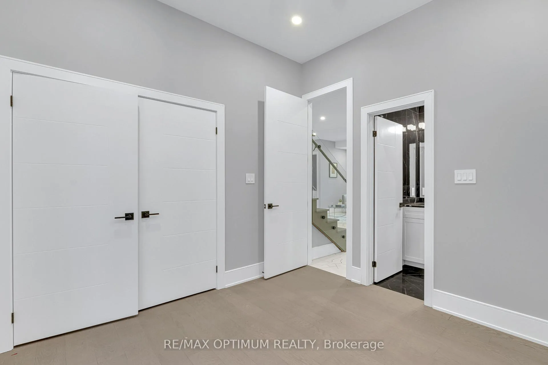 Photo 15 of 30 Mclaughlin Road N, Brampton, Northwood Park — HOMEH