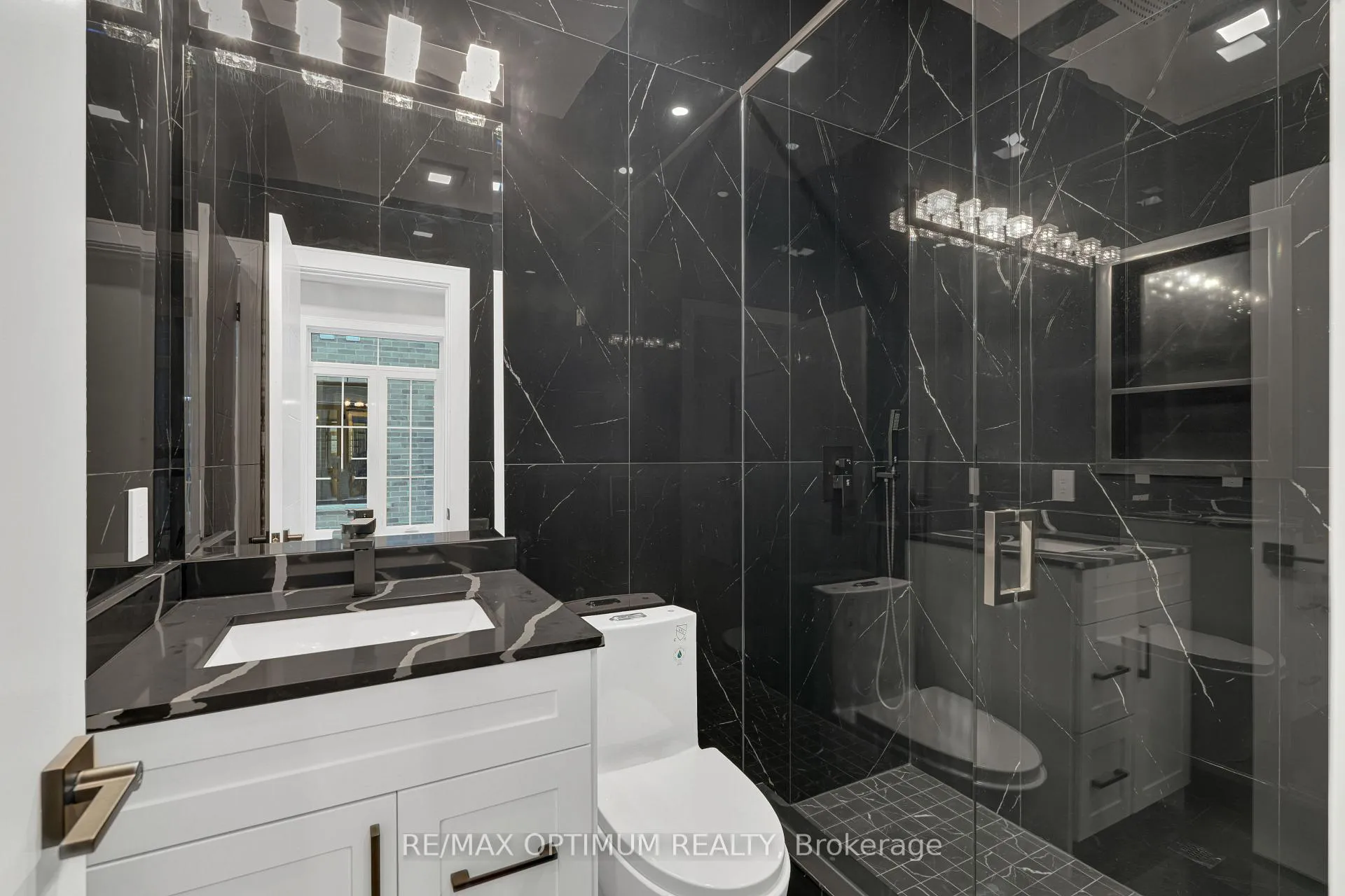 Photo 16 of 30 Mclaughlin Road N, Brampton, Northwood Park — HOMEH