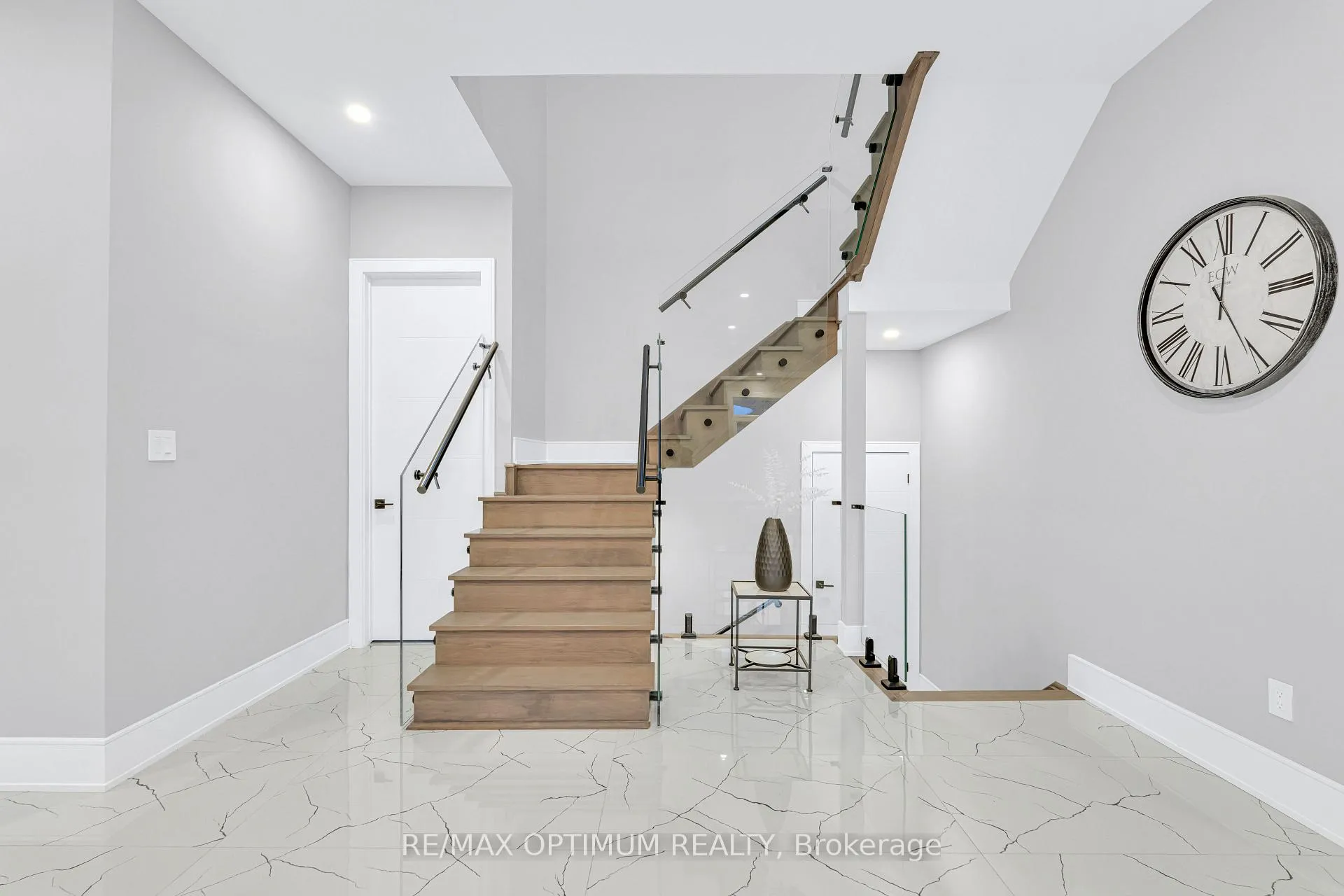 Photo 17 of 30 Mclaughlin Road N, Brampton, Northwood Park — HOMEH