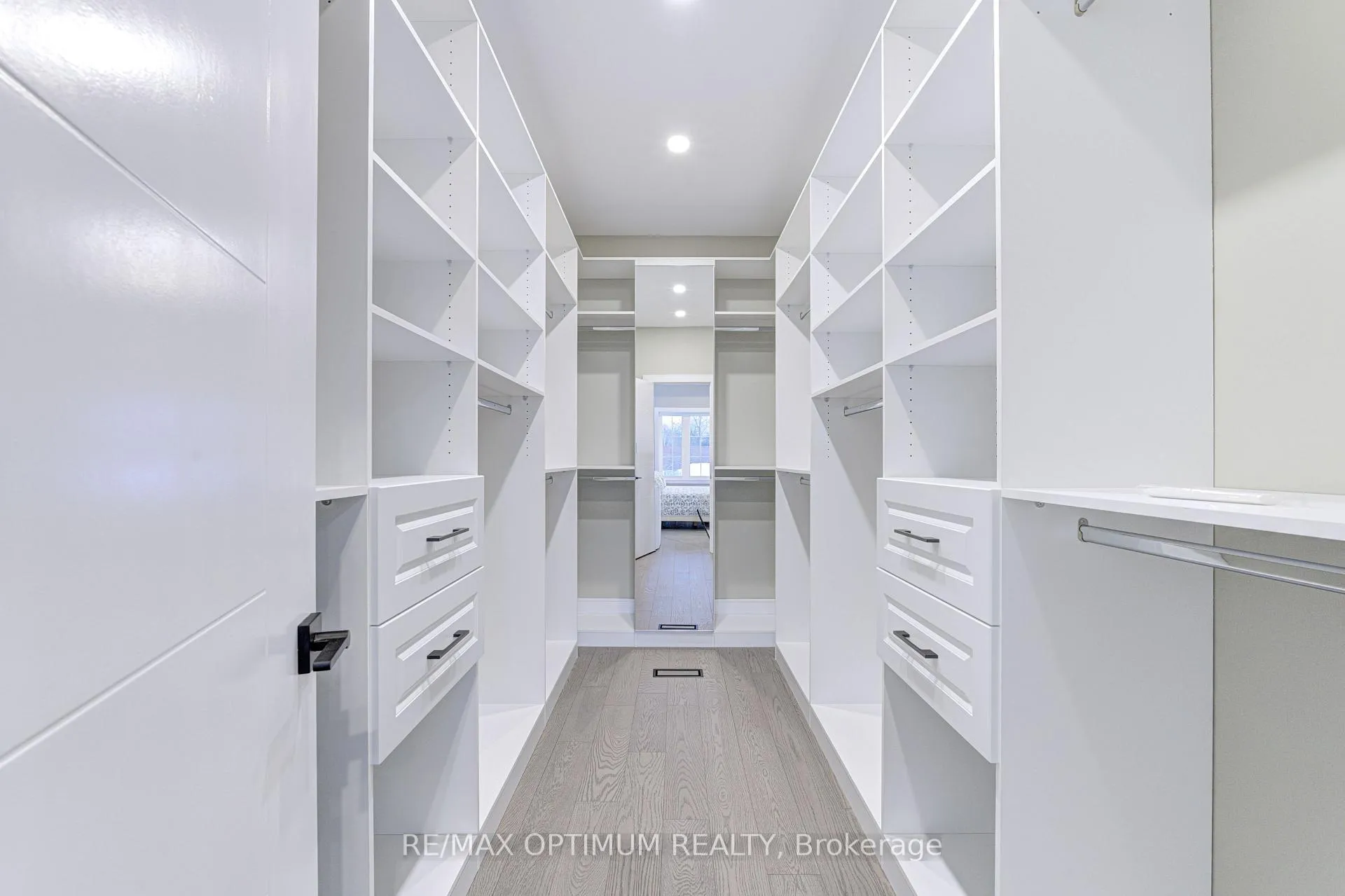 Photo 21 of 30 Mclaughlin Road N, Brampton, Northwood Park — HOMEH