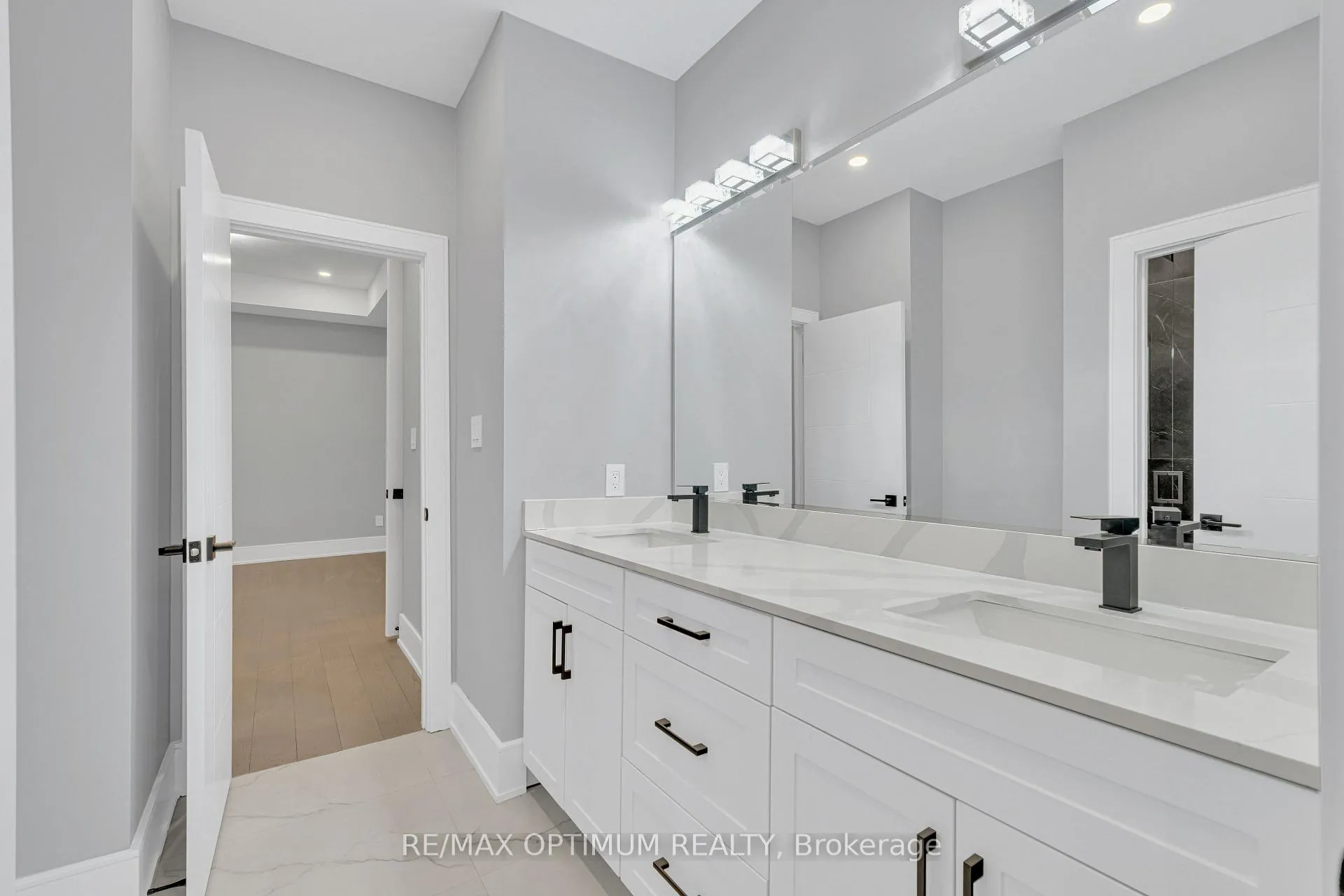 Photo 28 of 30 Mclaughlin Road N, Brampton, Northwood Park — HOMEH