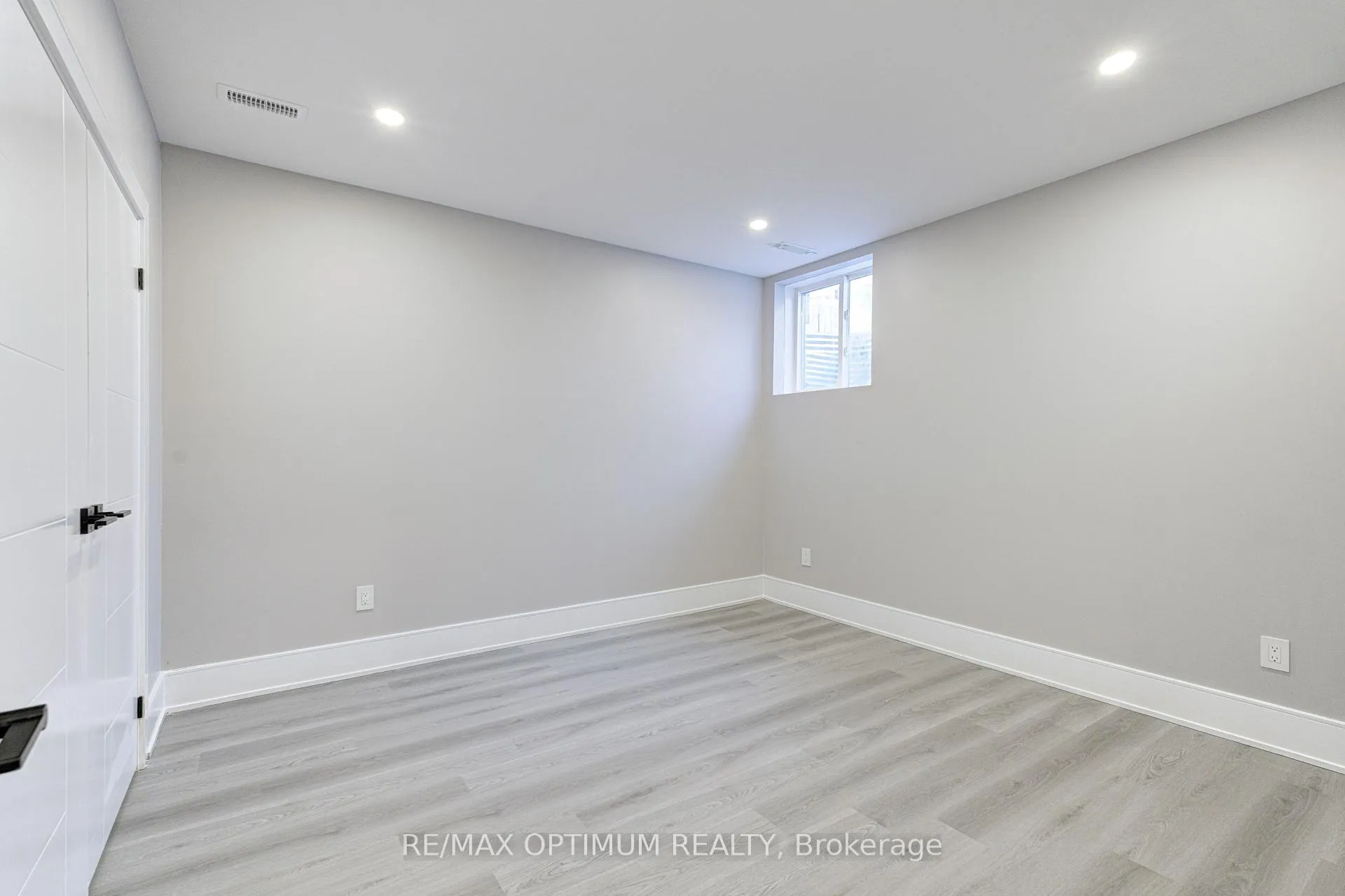Photo 41 of 30 Mclaughlin Road N, Brampton, Northwood Park — HOMEH