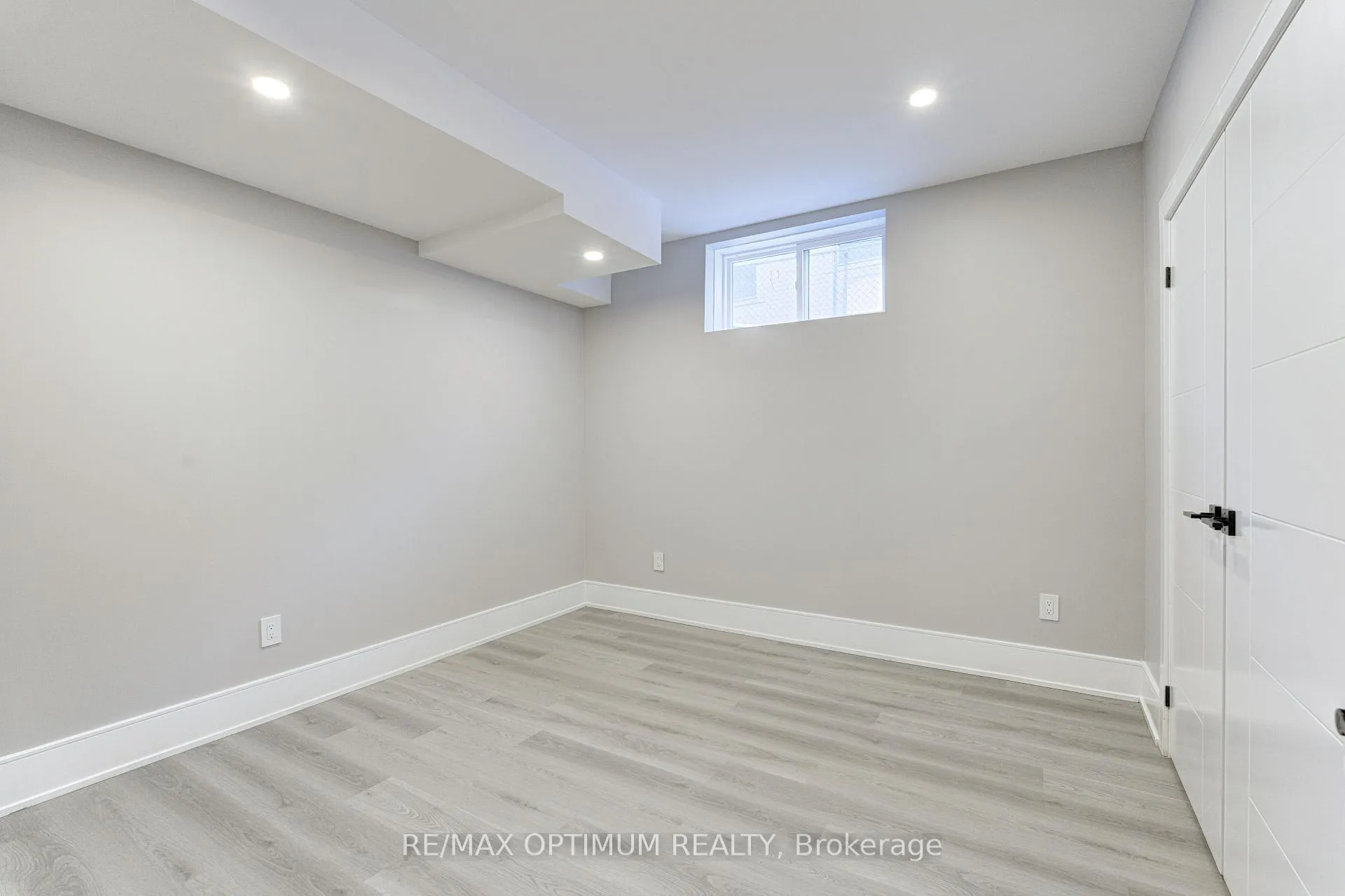 Photo 42 of 30 Mclaughlin Road N, Brampton, Northwood Park — HOMEH