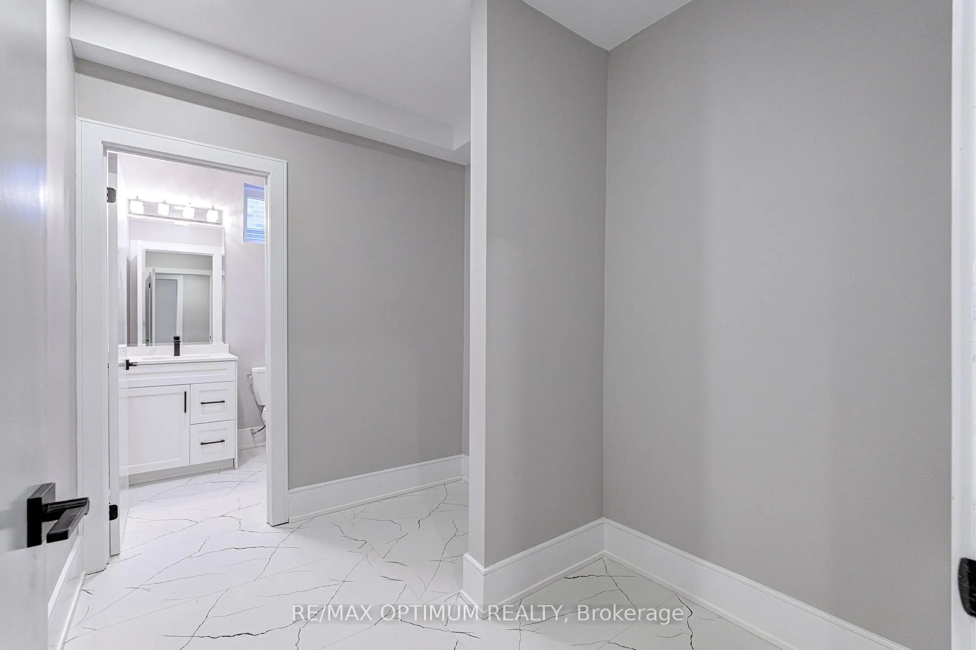 Photo 43 of 30 Mclaughlin Road N, Brampton, Northwood Park — HOMEH