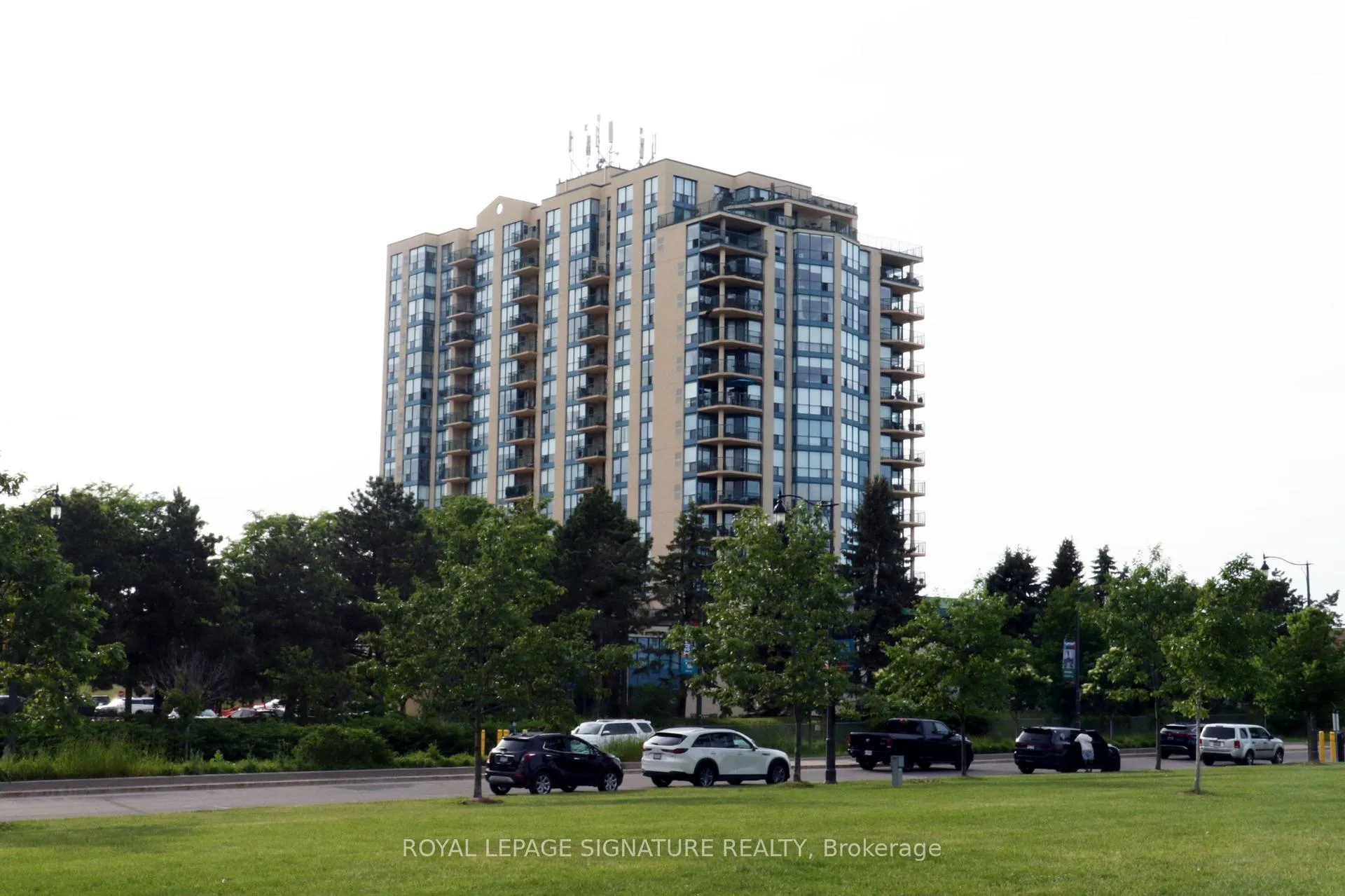 Photo 25 of Unit 1004, 65 Ellen Street, Barrie, City Centre — HOMEH