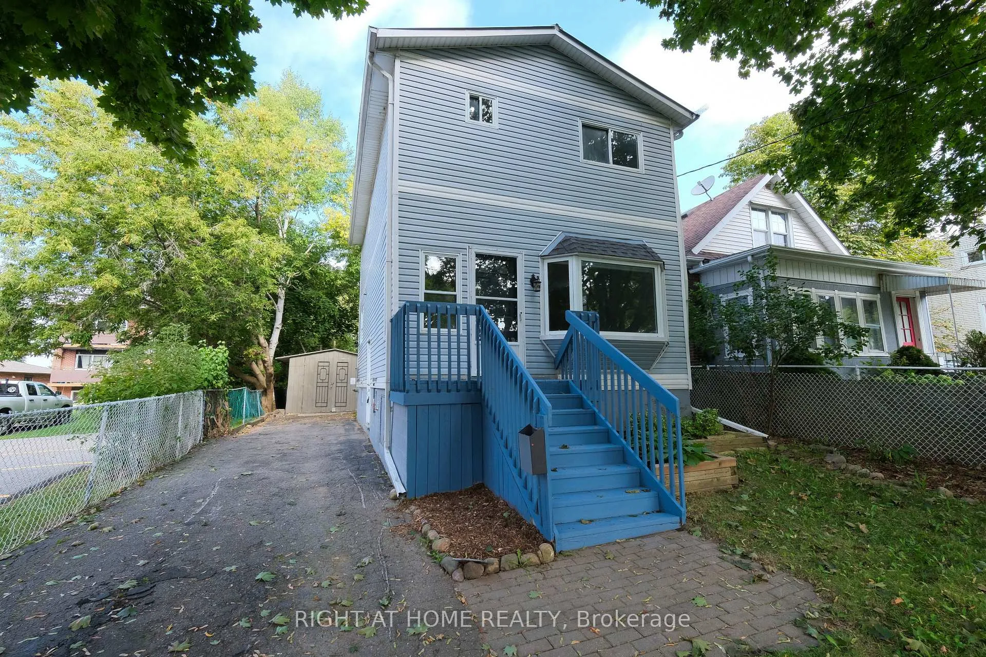 Photo 1 of 118 Thomas Street, Oshawa, Lakeview — HOMEH
