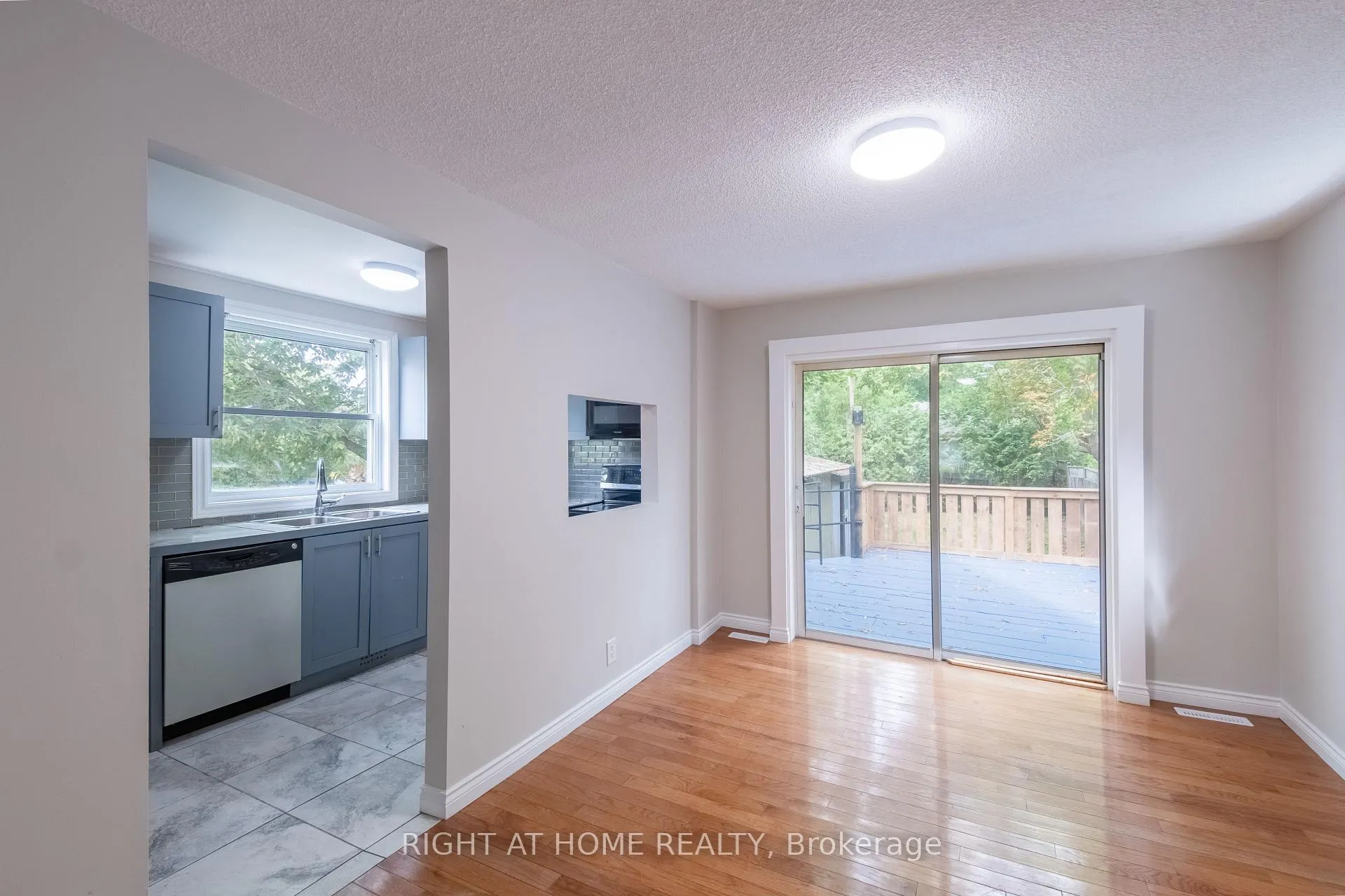 Photo 6 of 118 Thomas Street, Oshawa, Lakeview — HOMEH