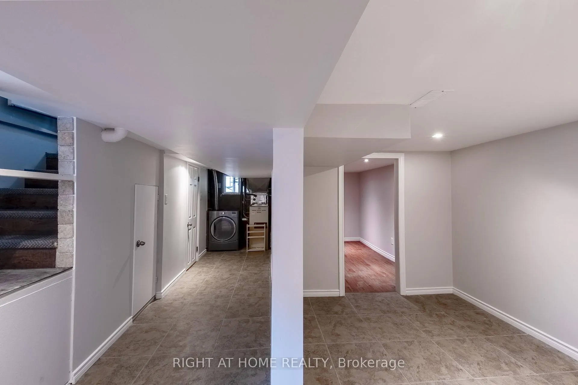 Photo 17 of 118 Thomas Street, Oshawa, Lakeview — HOMEH