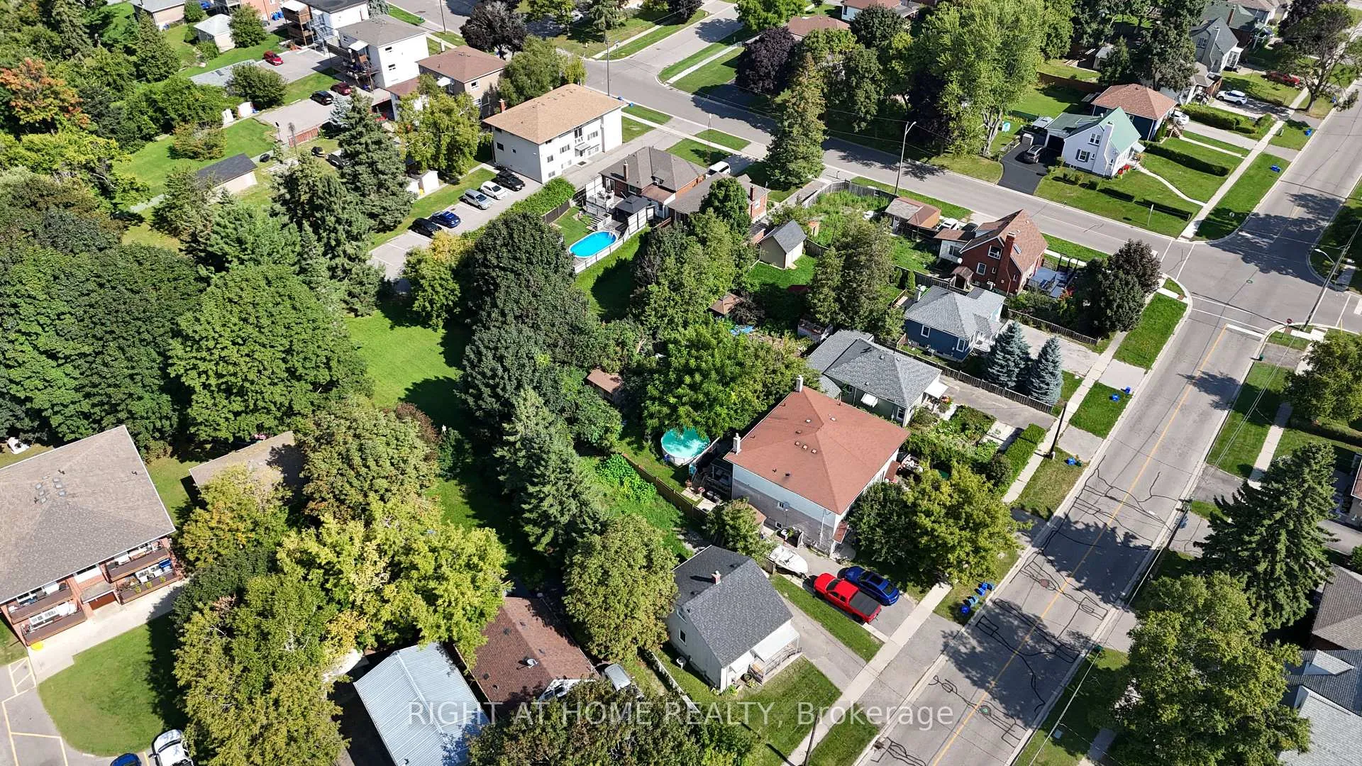 Photo 24 of 118 Thomas Street, Oshawa, Lakeview — HOMEH