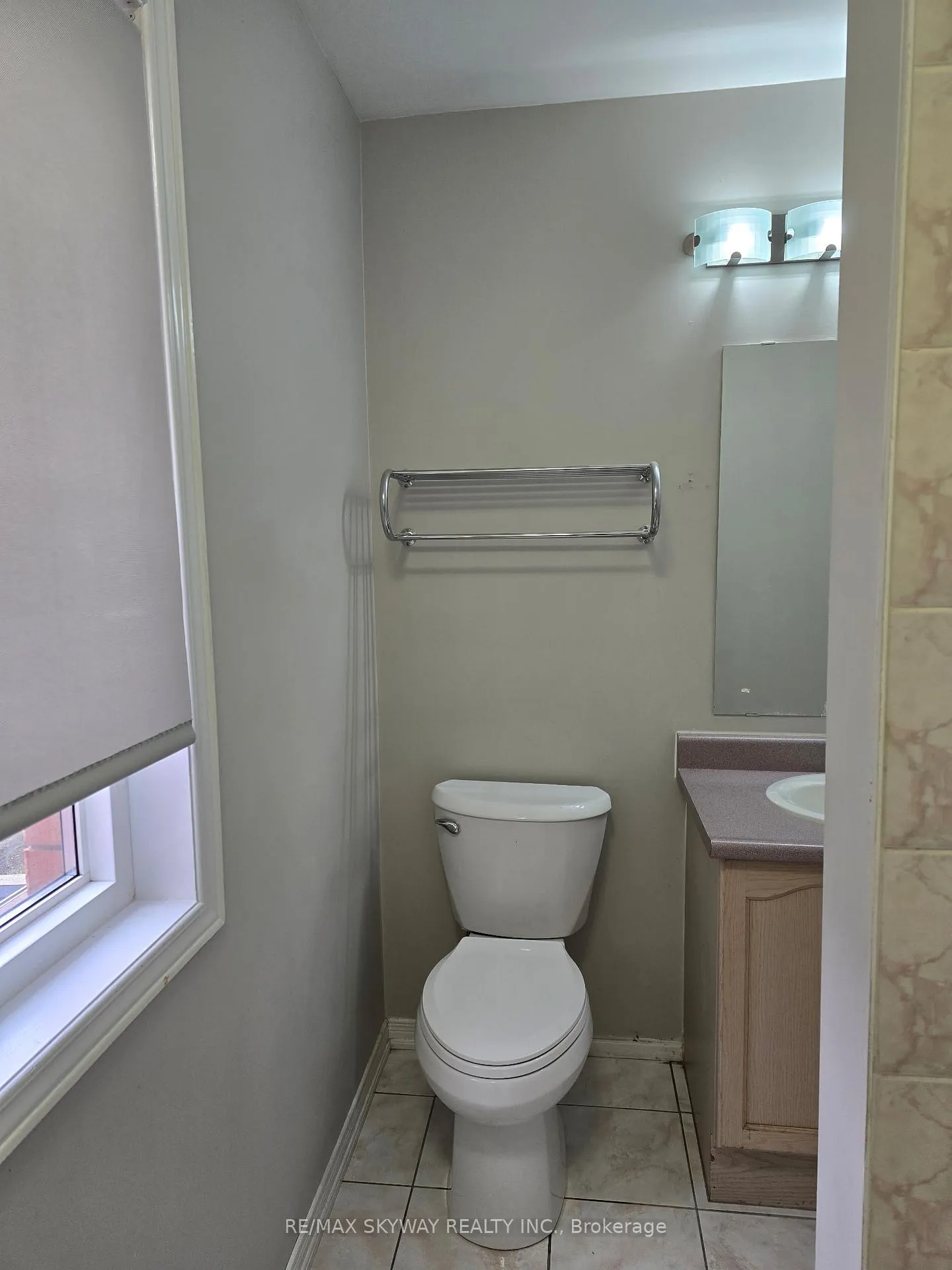 Photo 8 of 38 Egypt Drive, Brampton, Sandringham-Wellington — HOMEH