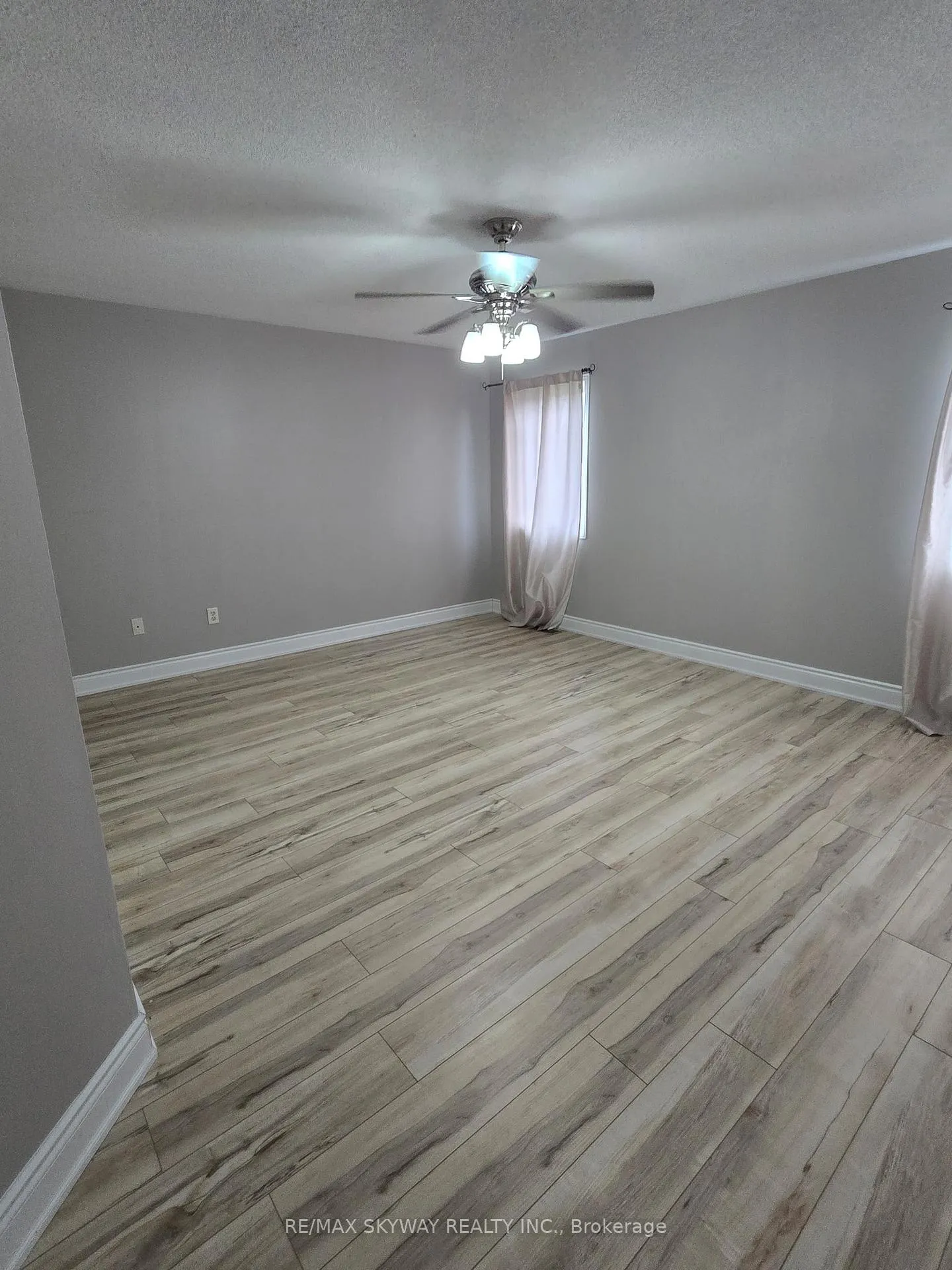 Photo 13 of 38 Egypt Drive, Brampton, Sandringham-Wellington — HOMEH