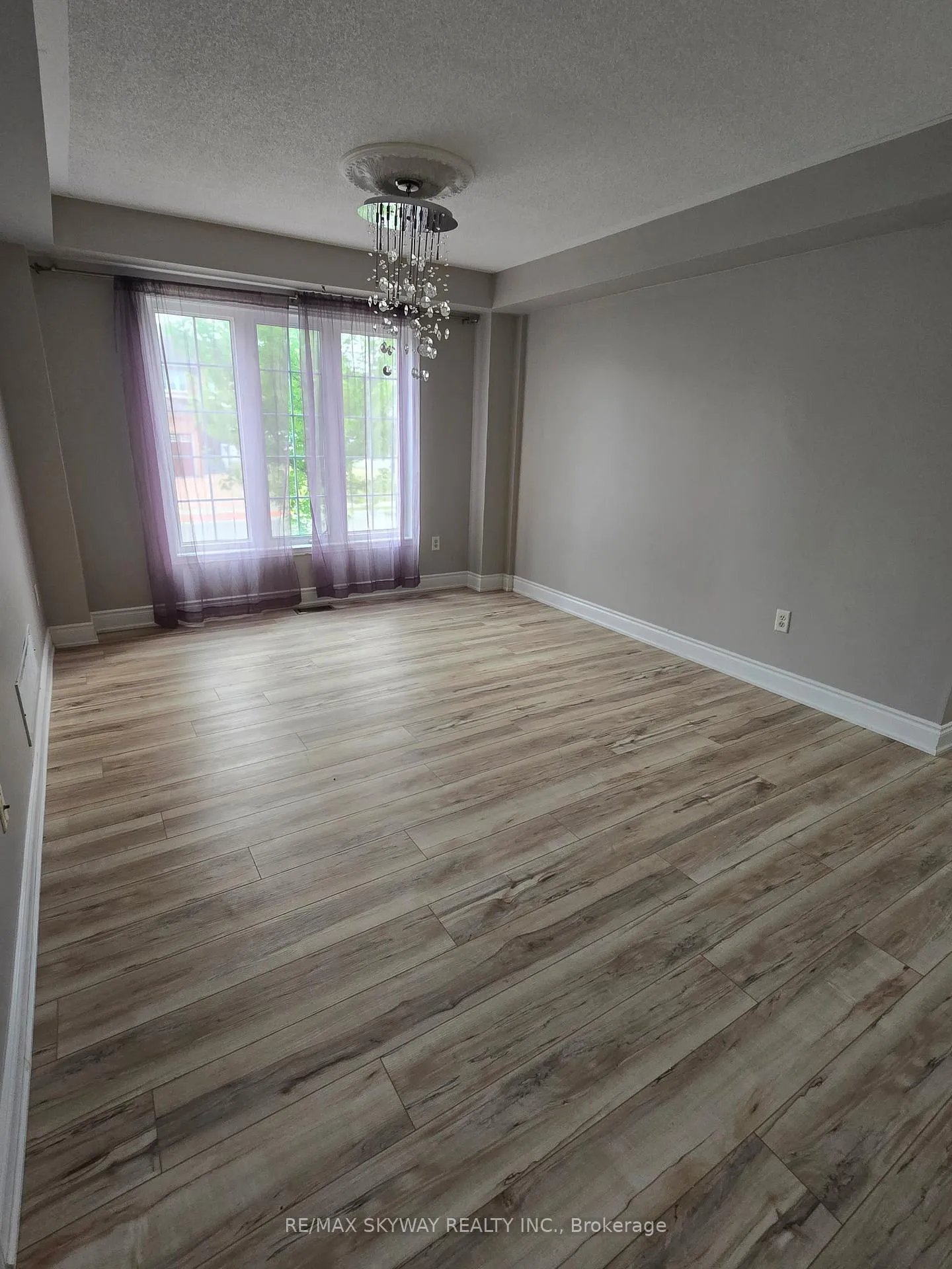 Photo 22 of 38 Egypt Drive, Brampton, Sandringham-Wellington — HOMEH