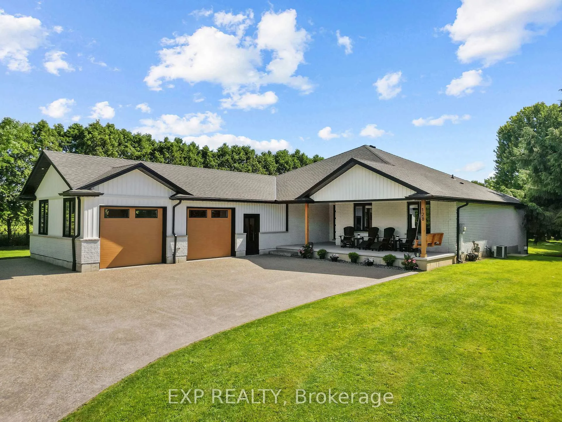 Photo 3 of 128 Brookfield Street, Middlesex Centre, Denfield — HOMEH