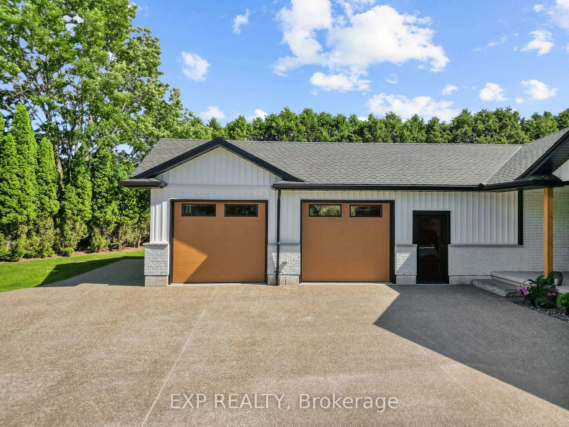 Photo 4 of 128 Brookfield Street, Middlesex Centre, Denfield — HOMEH