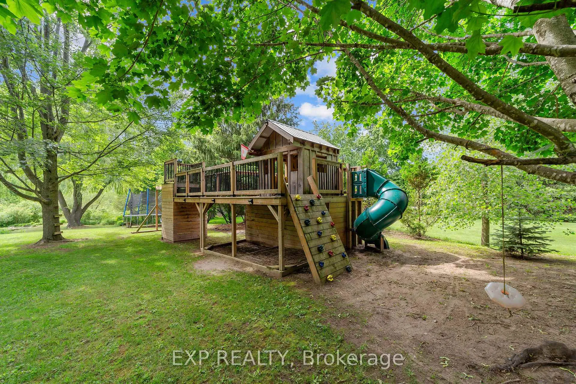 Photo 34 of 128 Brookfield Street, Middlesex Centre, Denfield — HOMEH