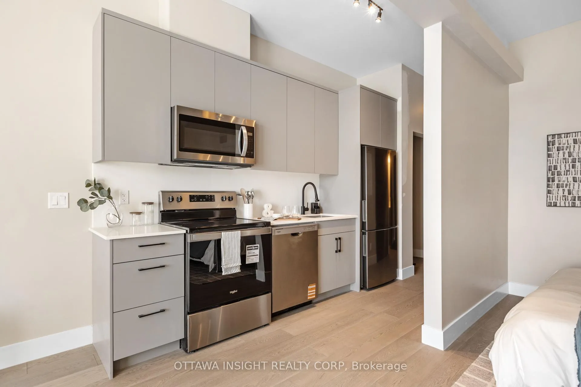 Photo 4 of Unit 1A, 180 Kanata Avenue, Ottawa, Kanata - Kanata Lakes/Heritage Hills — HOMEH