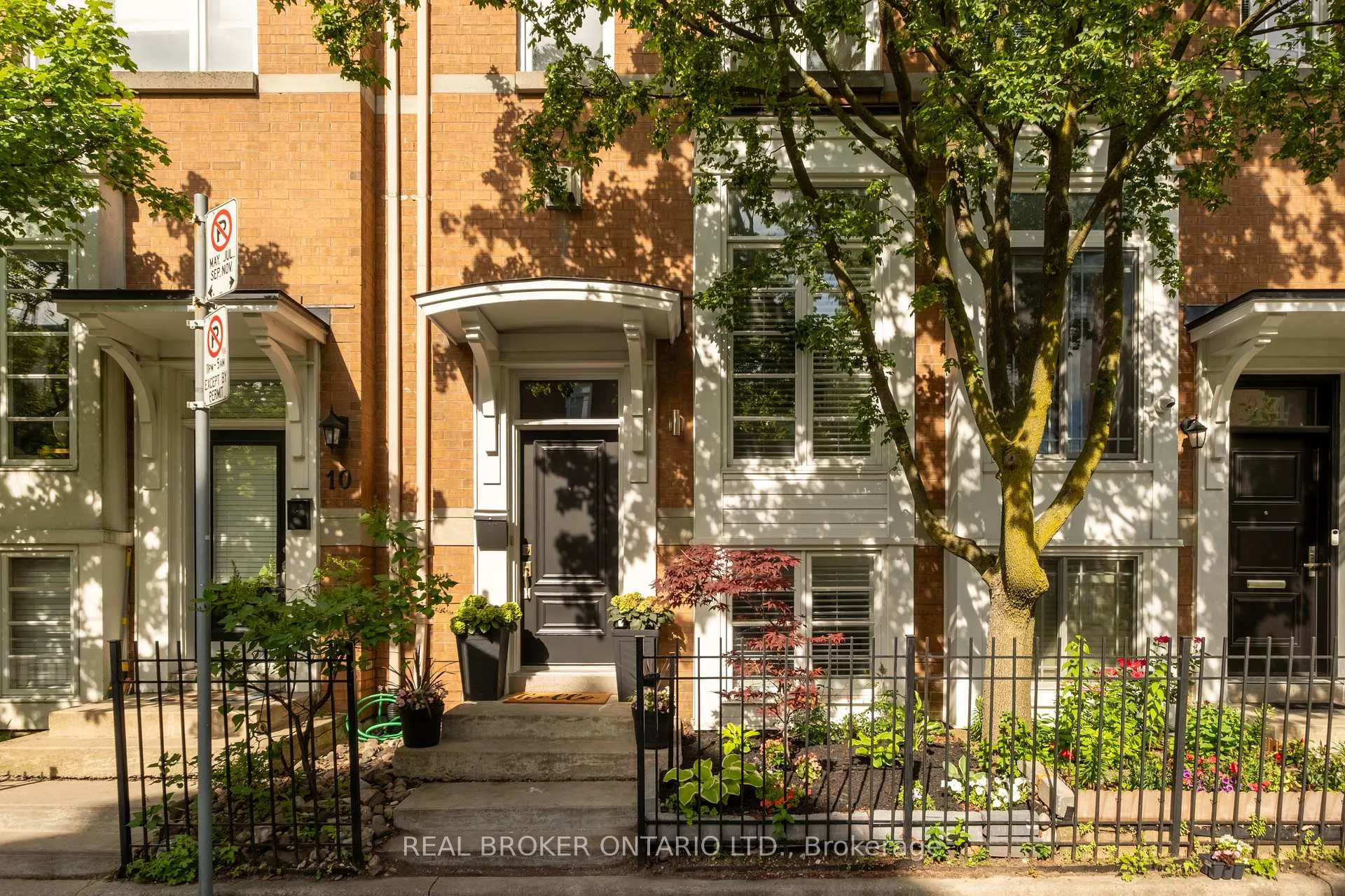 Front of 12 East York Avenue