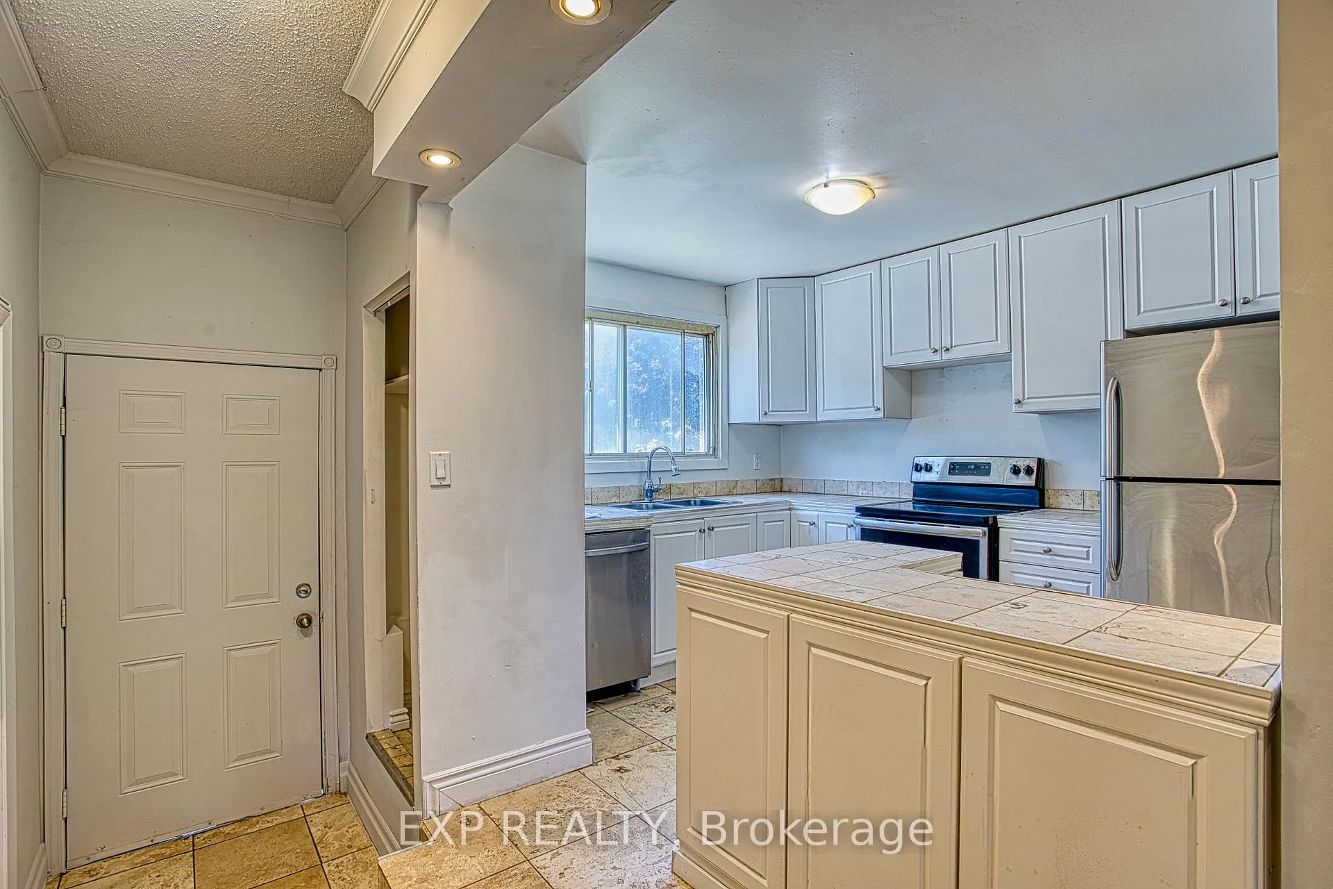 Photo 5 of Unit 85, 75 Berkindale Drive, Hamilton, Riverdale — HOMEH