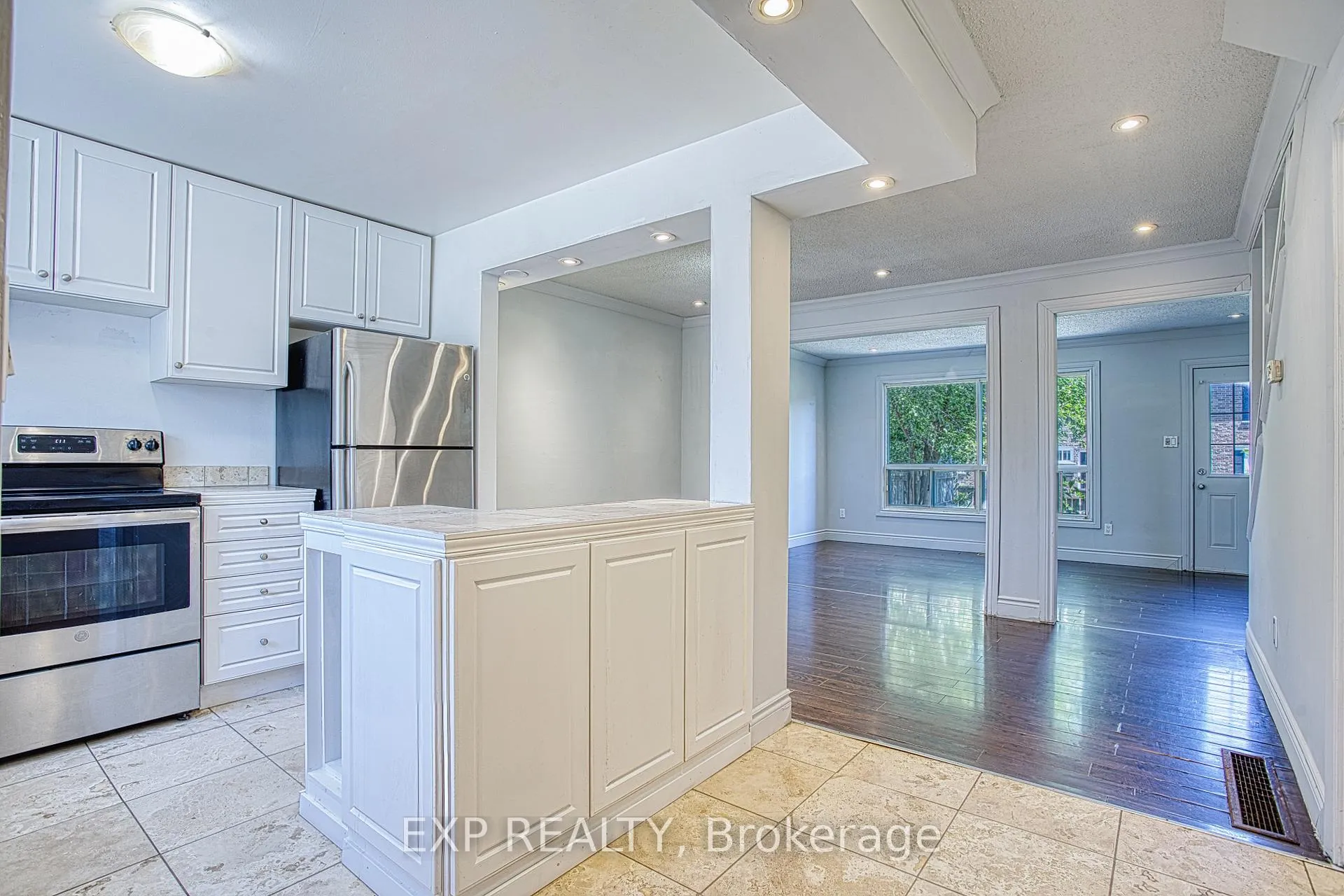 Photo 7 of Unit 85, 75 Berkindale Drive, Hamilton, Riverdale — HOMEH