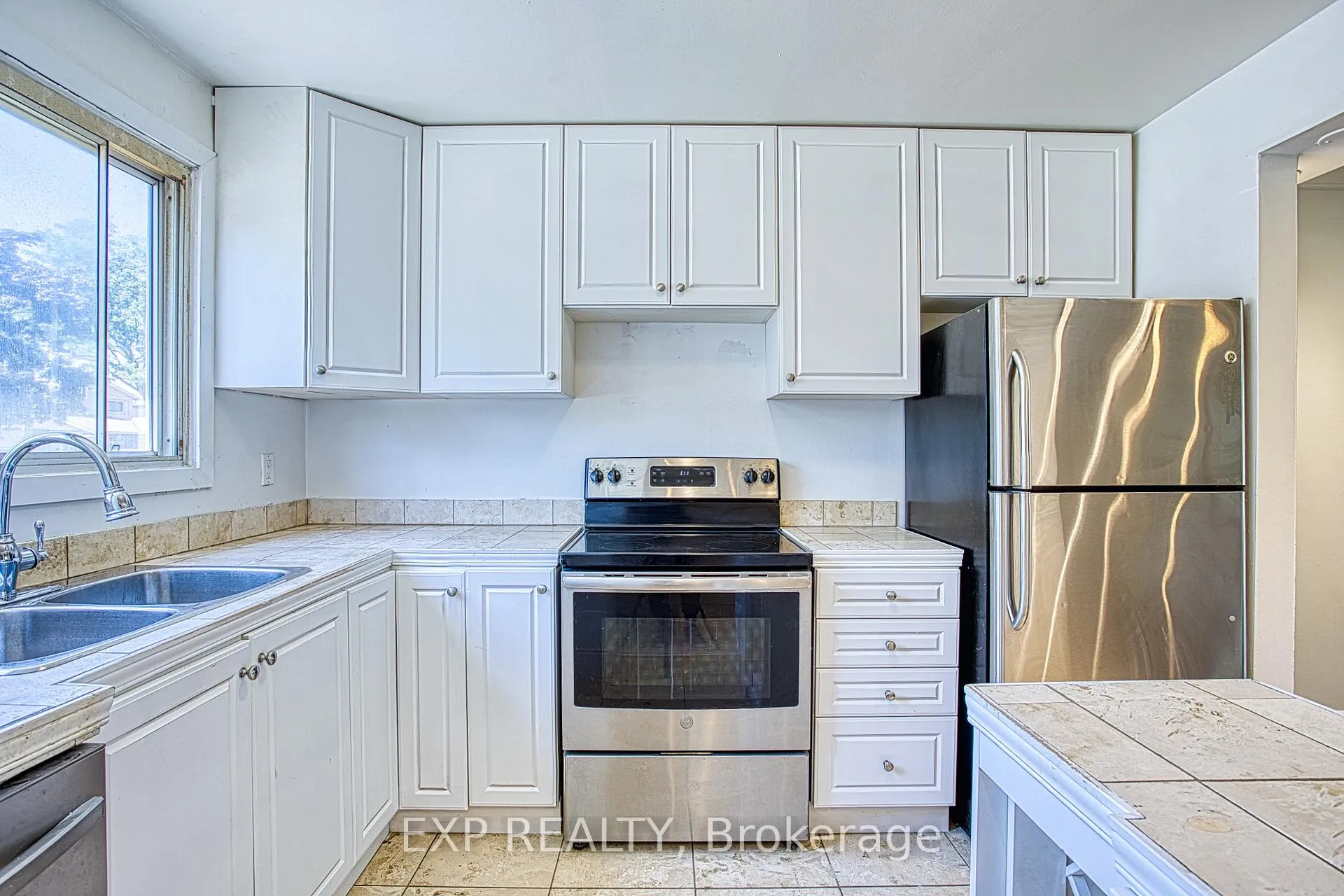 Photo 8 of Unit 85, 75 Berkindale Drive, Hamilton, Riverdale — HOMEH