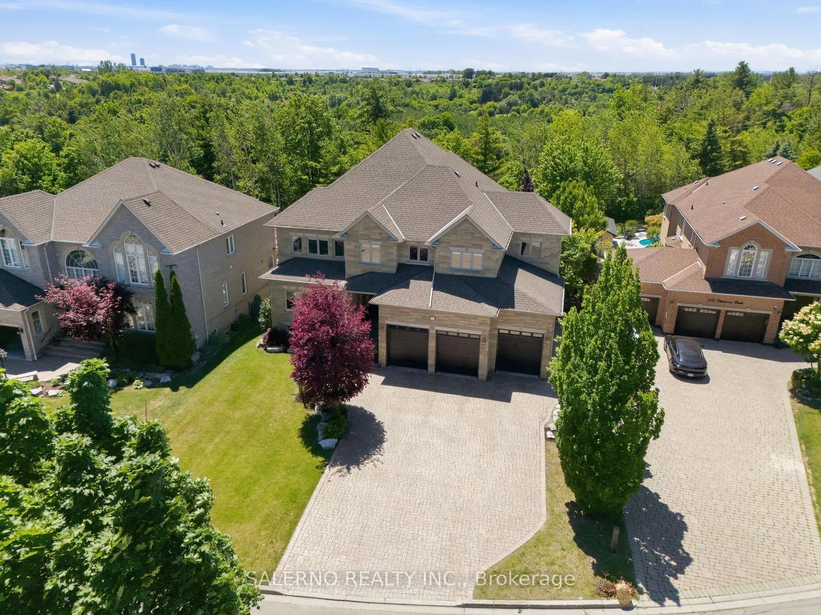 Photo 3 of 226 Deerchase Circle, Vaughan, Islington Woods — HOMEH