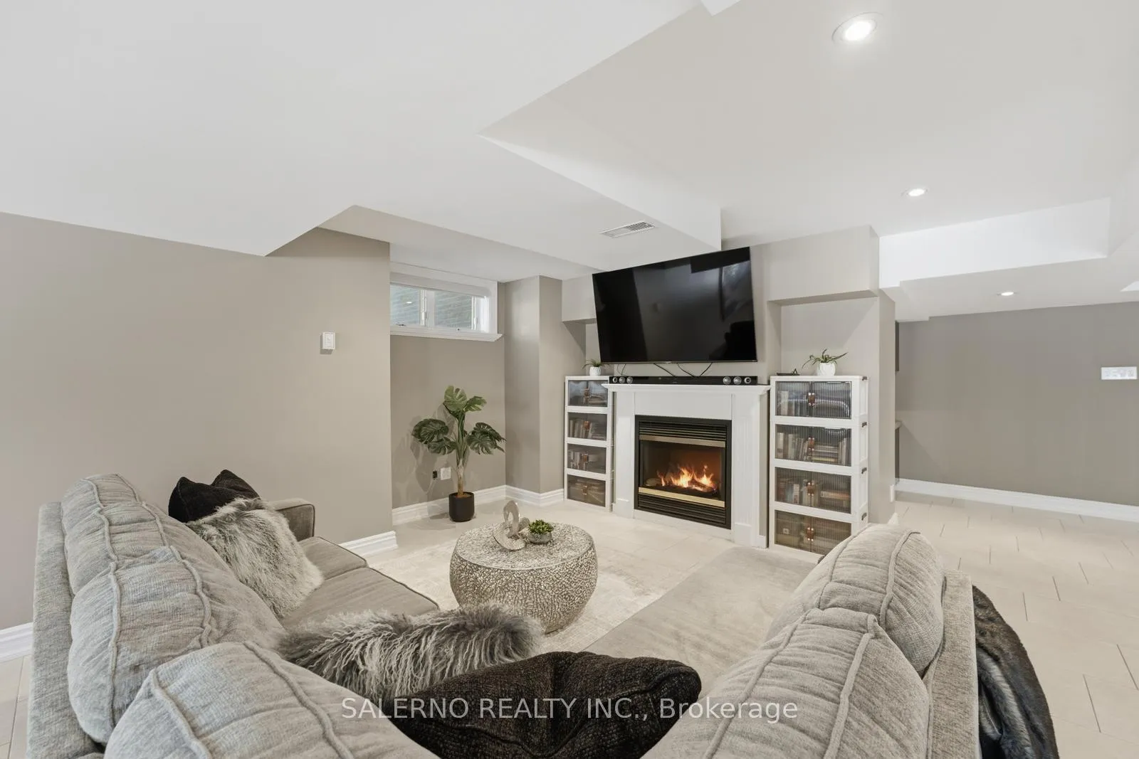 Photo 33 of 226 Deerchase Circle, Vaughan, Islington Woods — HOMEH