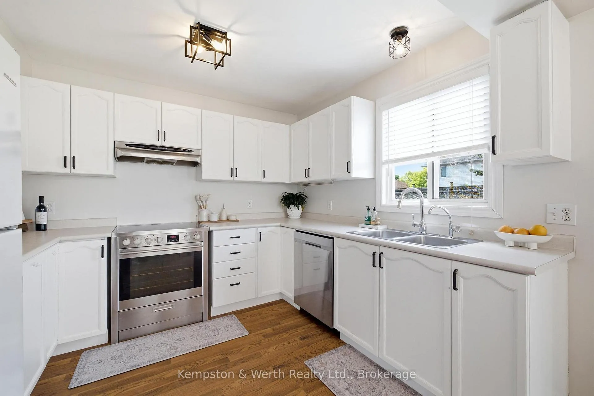 Photo 12 of 770 Brock Street, North Perth, Listowel — HOMEH