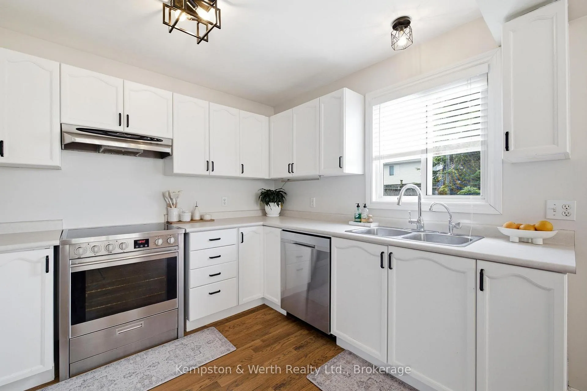 Photo 13 of 770 Brock Street, North Perth, Listowel — HOMEH