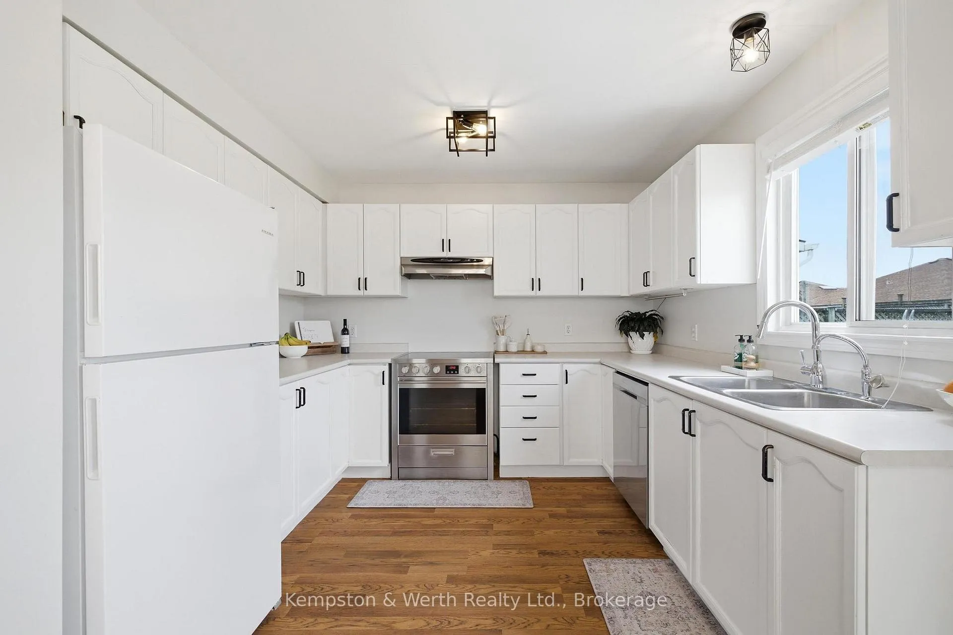 Photo 15 of 770 Brock Street, North Perth, Listowel — HOMEH