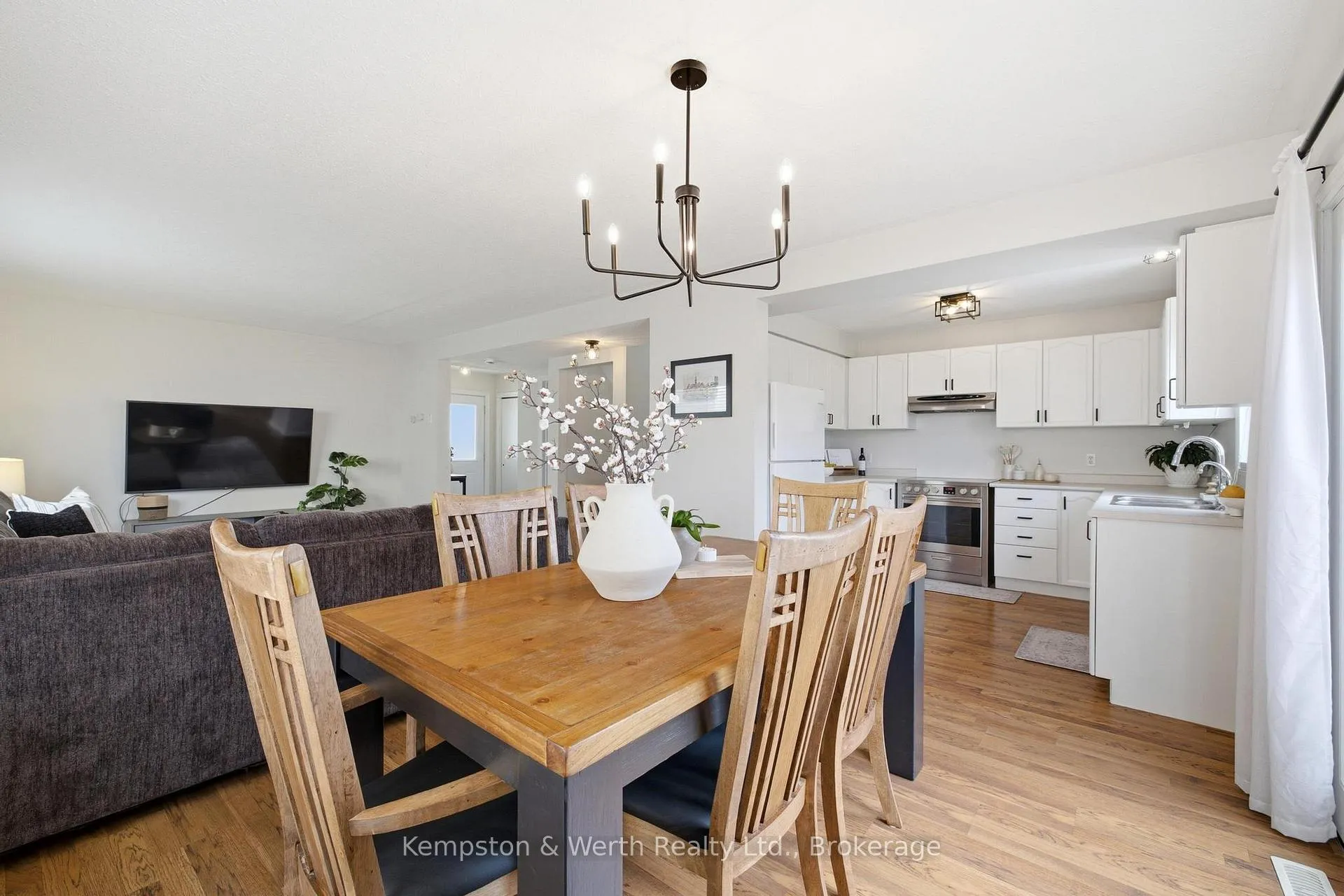 Photo 17 of 770 Brock Street, North Perth, Listowel — HOMEH