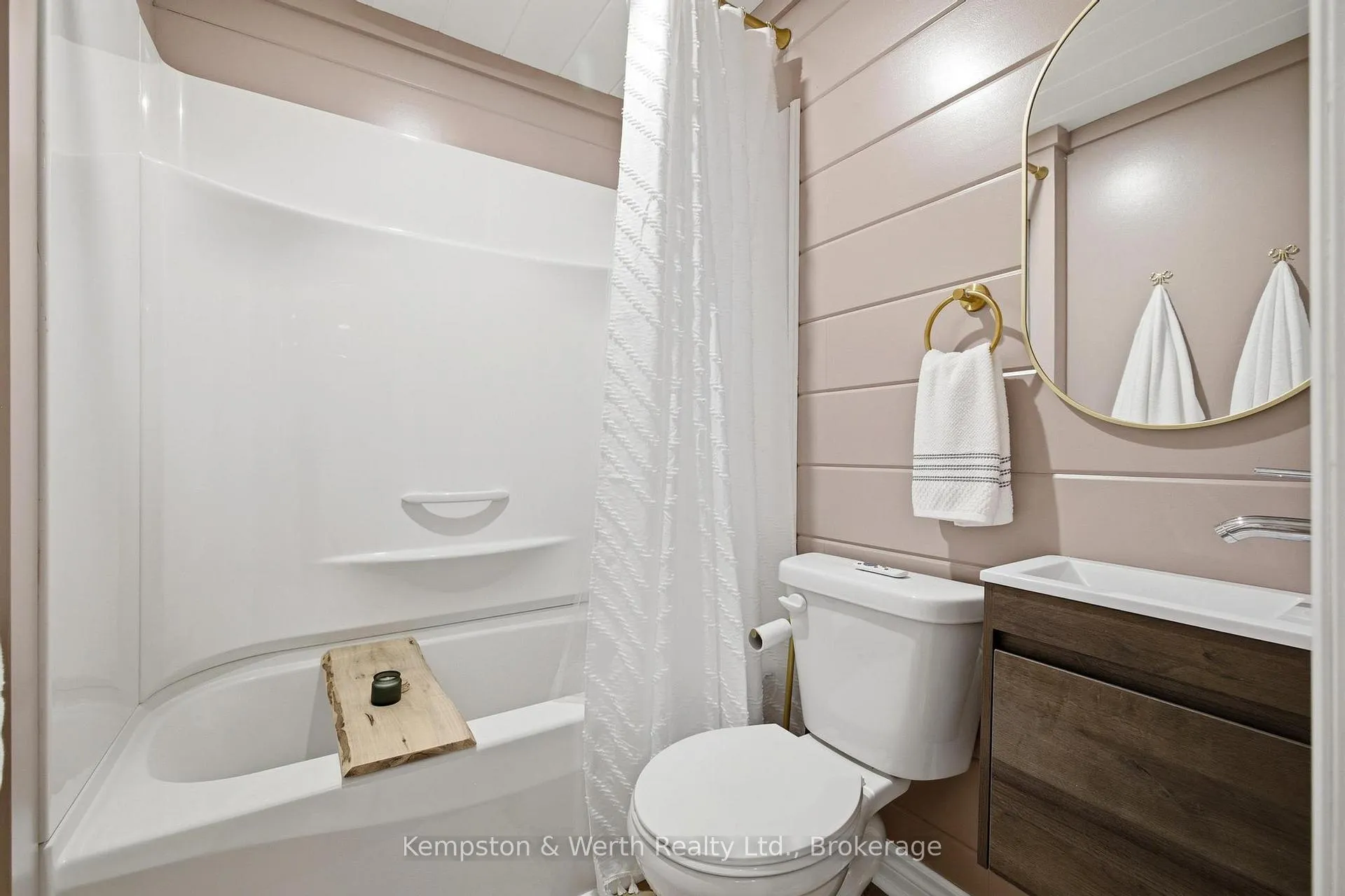 Photo 33 of 770 Brock Street, North Perth, Listowel — HOMEH