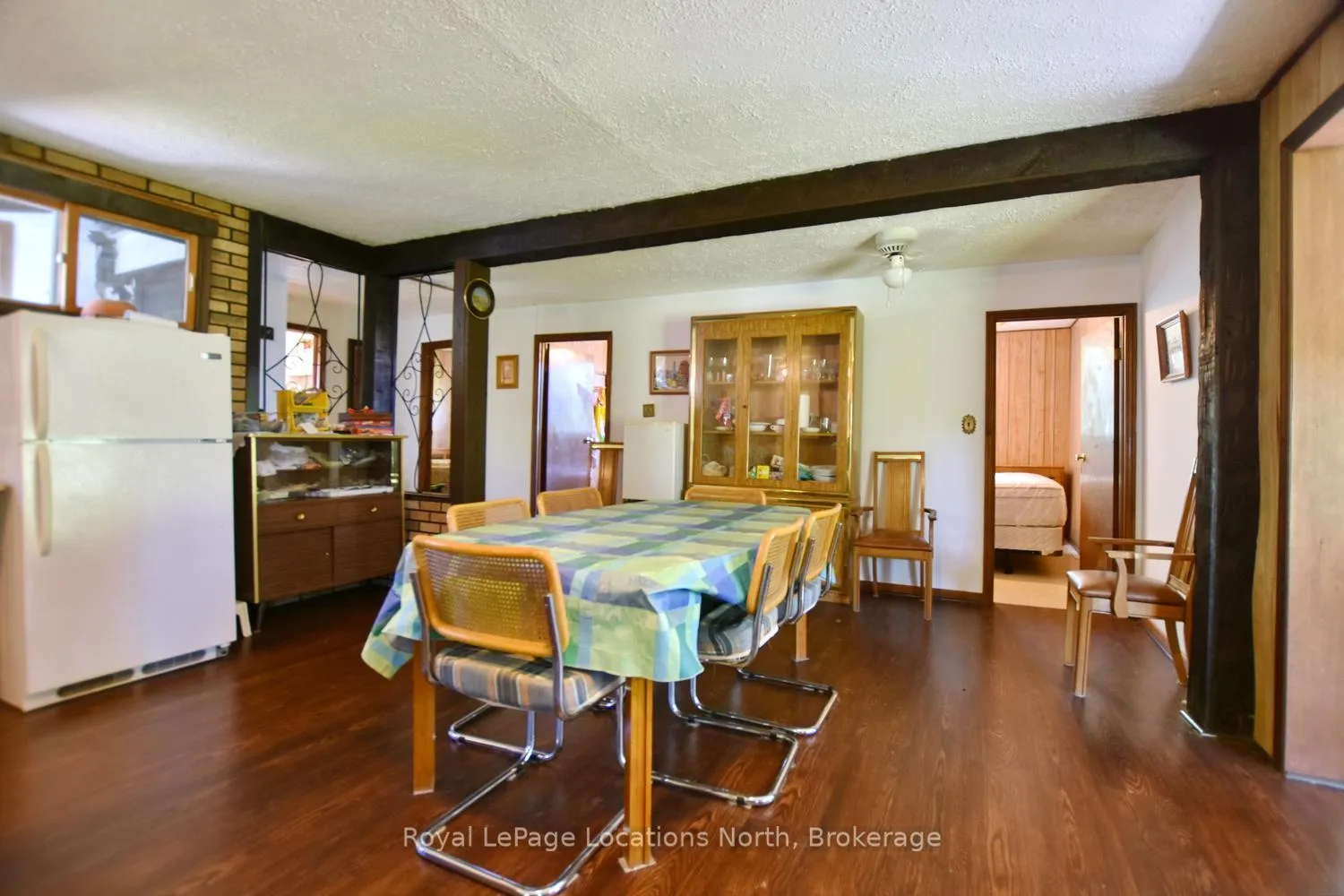 Photo 5 of 20 Marilyn Avenue N, Wasaga Beach — HOMEH