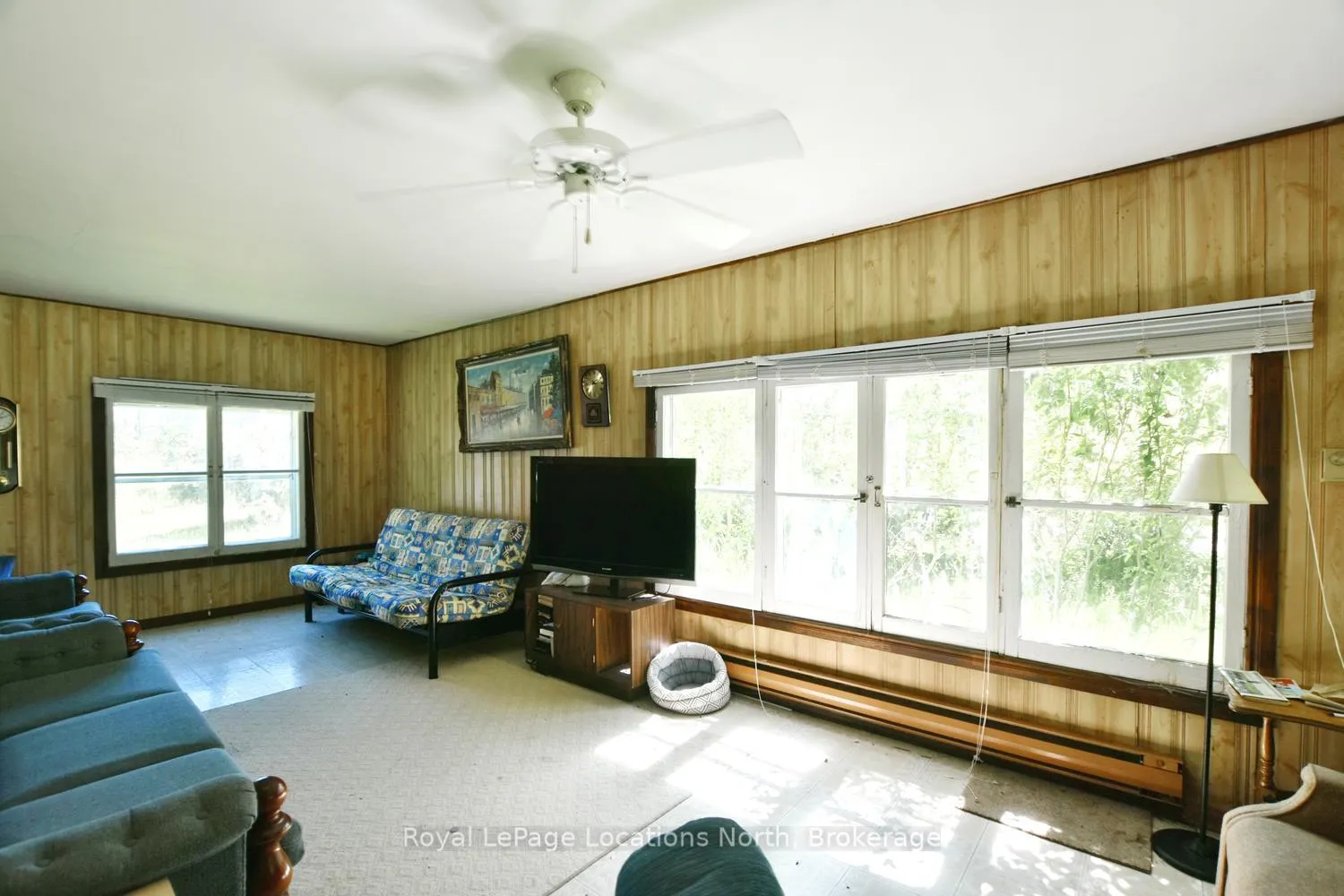 Photo 12 of 20 Marilyn Avenue N, Wasaga Beach — HOMEH
