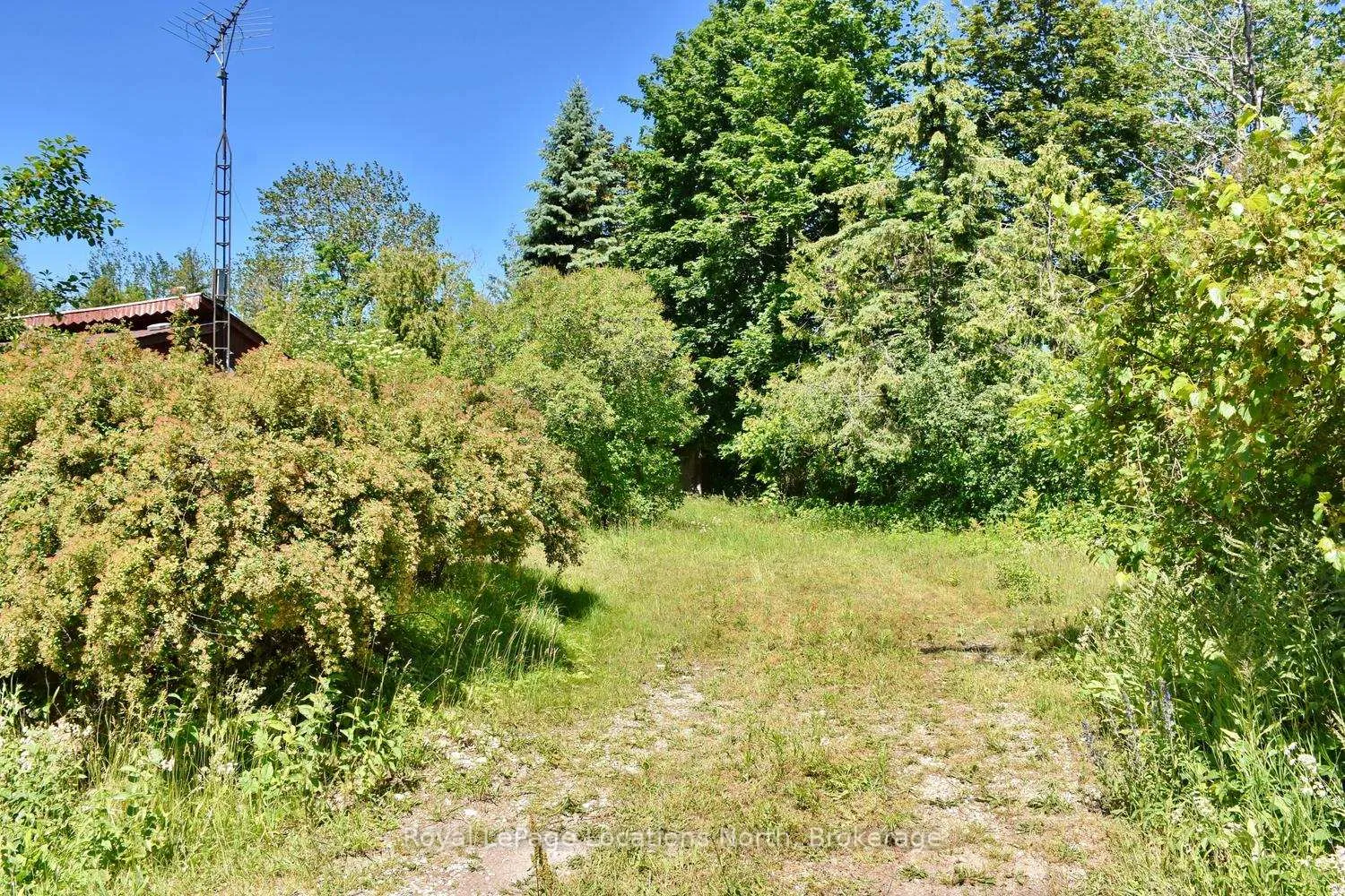 Photo 26 of 20 Marilyn Avenue N, Wasaga Beach — HOMEH