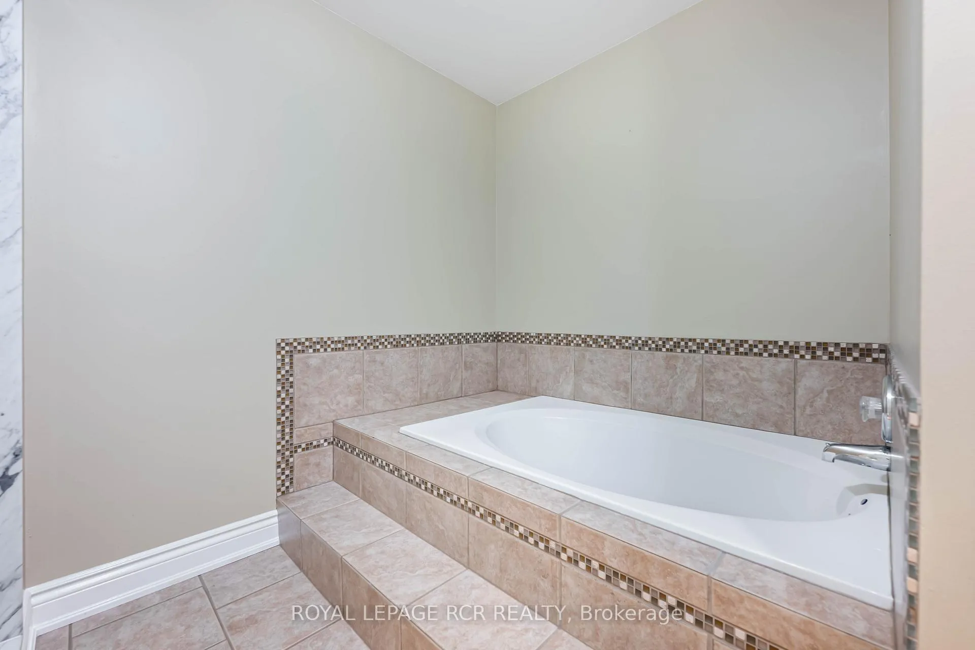 Photo 22 of 367 Marshall Crescent, Orangeville — HOMEH