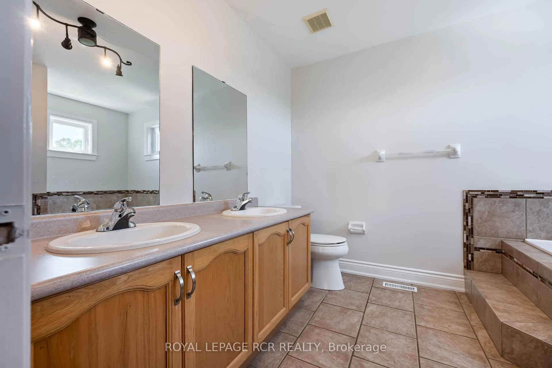 Photo 26 of 367 Marshall Crescent, Orangeville — HOMEH