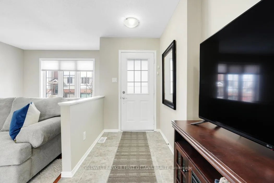 Photo 3 of 348 Wiffen Private, Ottawa, Westcliffe Estates — HOMEH