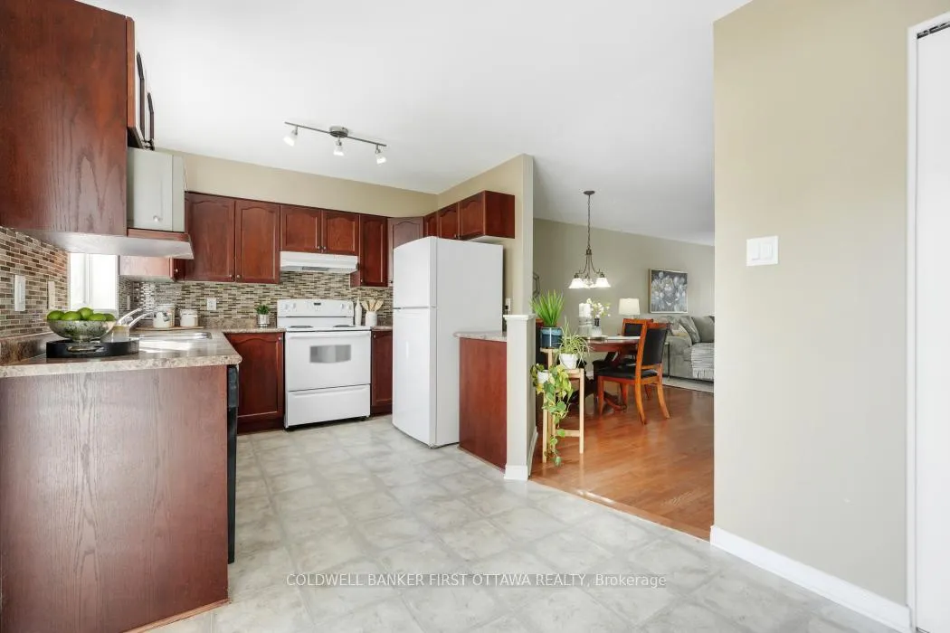 Photo 13 of 348 Wiffen Private, Ottawa, Westcliffe Estates — HOMEH